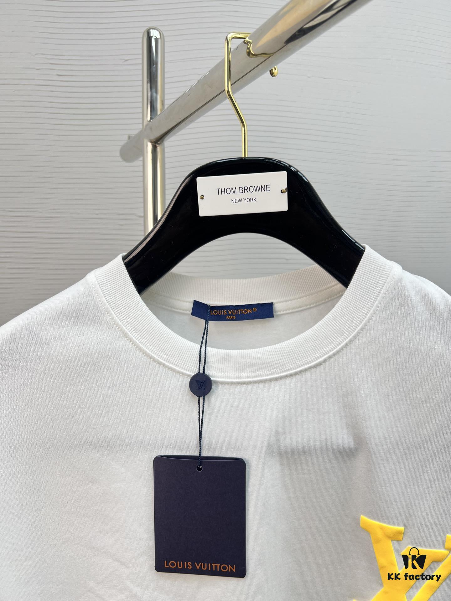 6930fc0a6e68136f4d9b4742 High-Quality LV 25SS Classic Color T-Shirt New Arrival! This vibrant and youthful design is full of energy, featuring the latest season's signature bear series. Crafted with premium 280g 100% cotton fabric and advanced printing technology for a highly dimensional color transition. Ideal for spring and summer, perfectly matches jeans, chinos, or shorts — a must-have wardrobe staple.