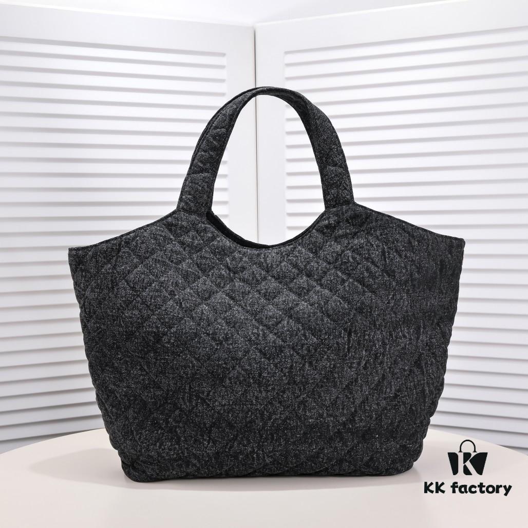 CHANEL Icare Bag: A Spacious and Stylish Solution for Everyday Life