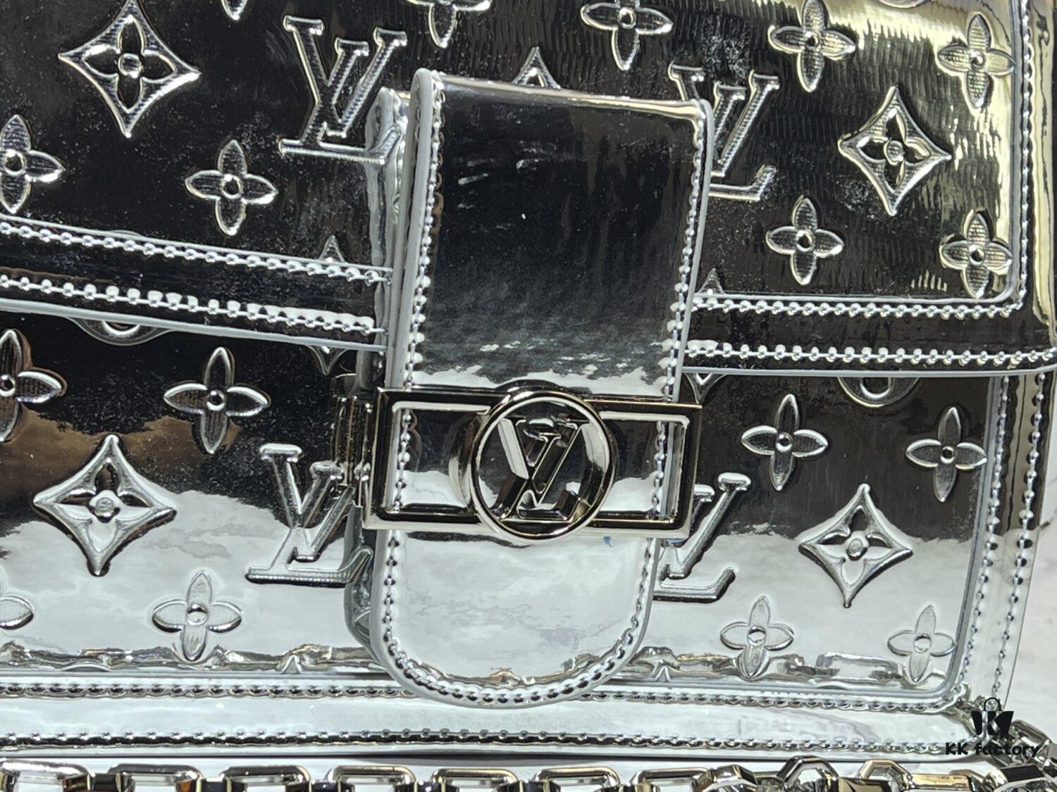 69310621908475d562cd8d97 Daphne Gold Silver 💥 Louis Vuitton 2025 Spring/Summer Collection Messenger Bag M43599/44391/44580 Latest Version Métis Mini Handbag