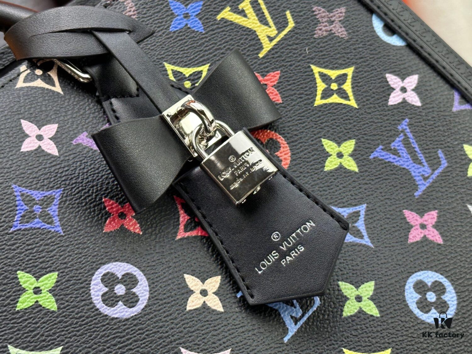 6931065b908475d562cd8da5 M13079 New White Tricolor LV Louis Vuitton x Murakami Women's Shoulder Bag Tote Bag Size 34