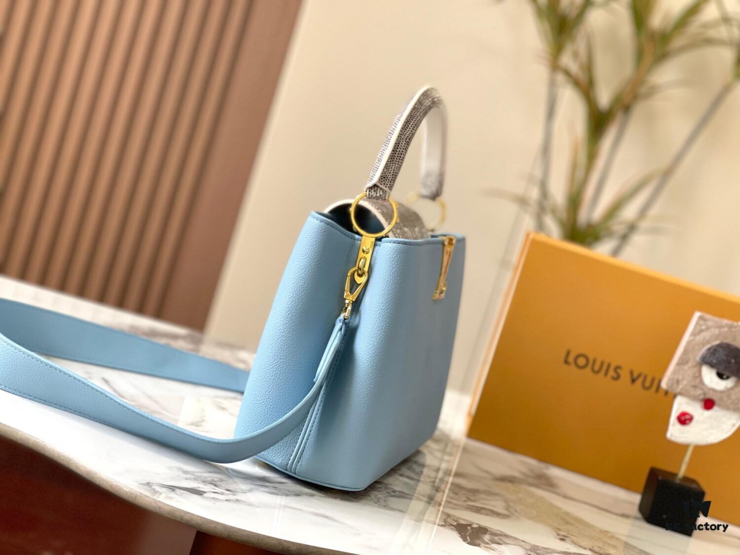 69310710908475d562cd8dbf Upgraded M21150 Ice Blue Capucines Medium Handbag