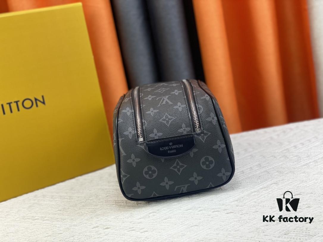 6931073f908475d562cd8dc5 Exclusive Louis Vuitton Neymar-Inspired Dual-Zip Cosmetic Pouch, Favored by Stars, Made of Soft Monogram Canvas