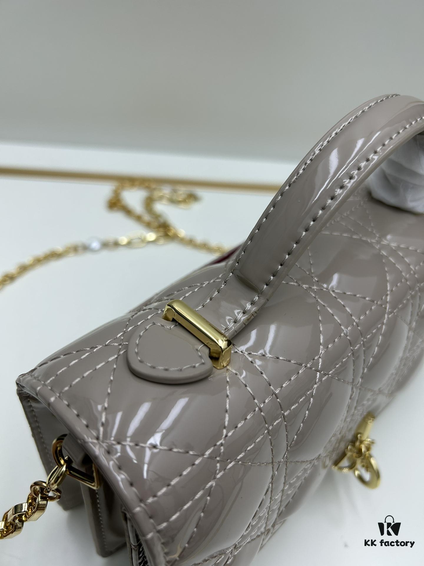 69310883908475d562cd8df8 Lacquered Leather Lady Dior Pearl Clutch with Box