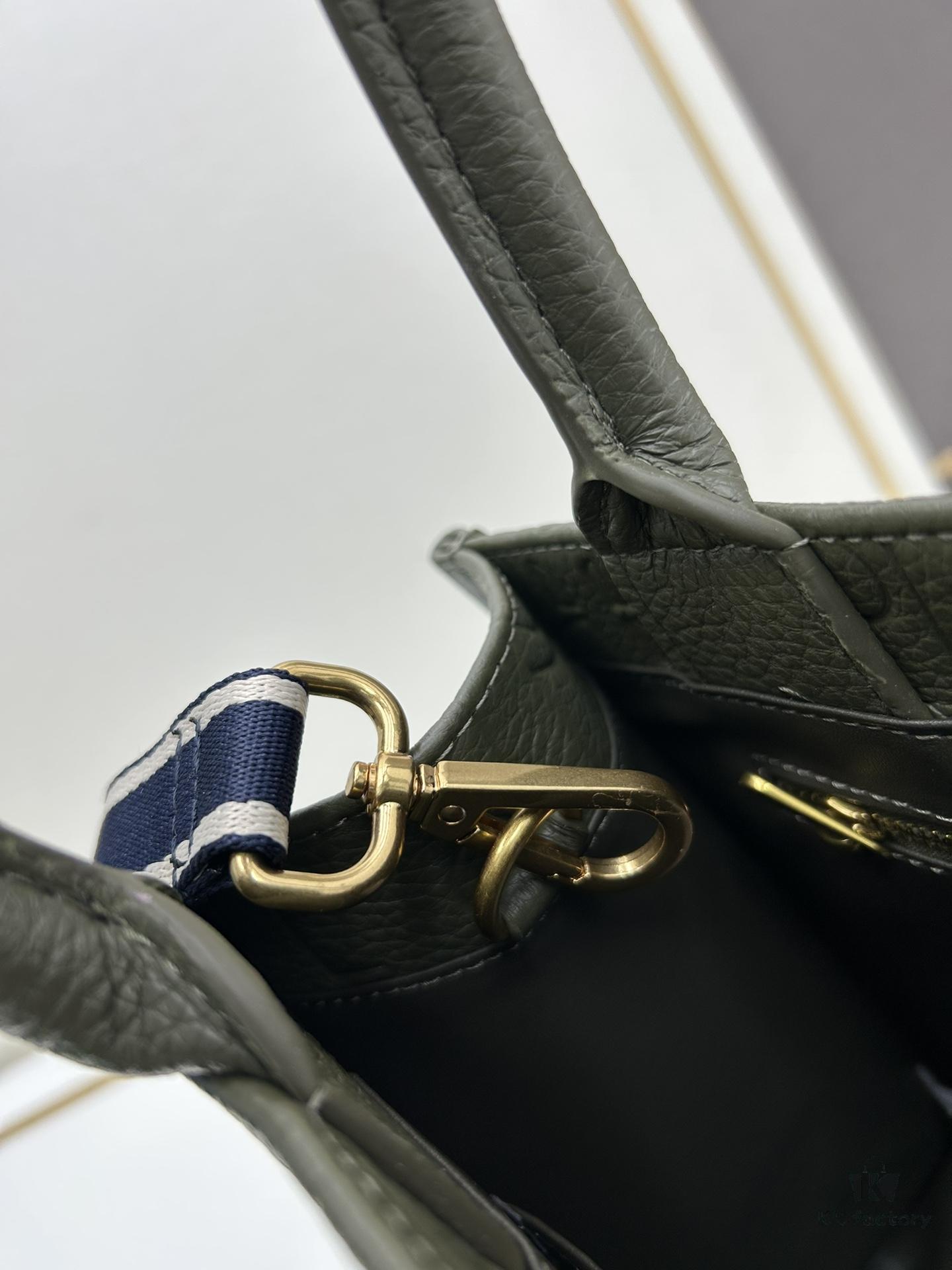 693108c6908475d562cd8e03 Dior High-Quality New Arrival Autumn-Winter Collection Small Book Tote Bag