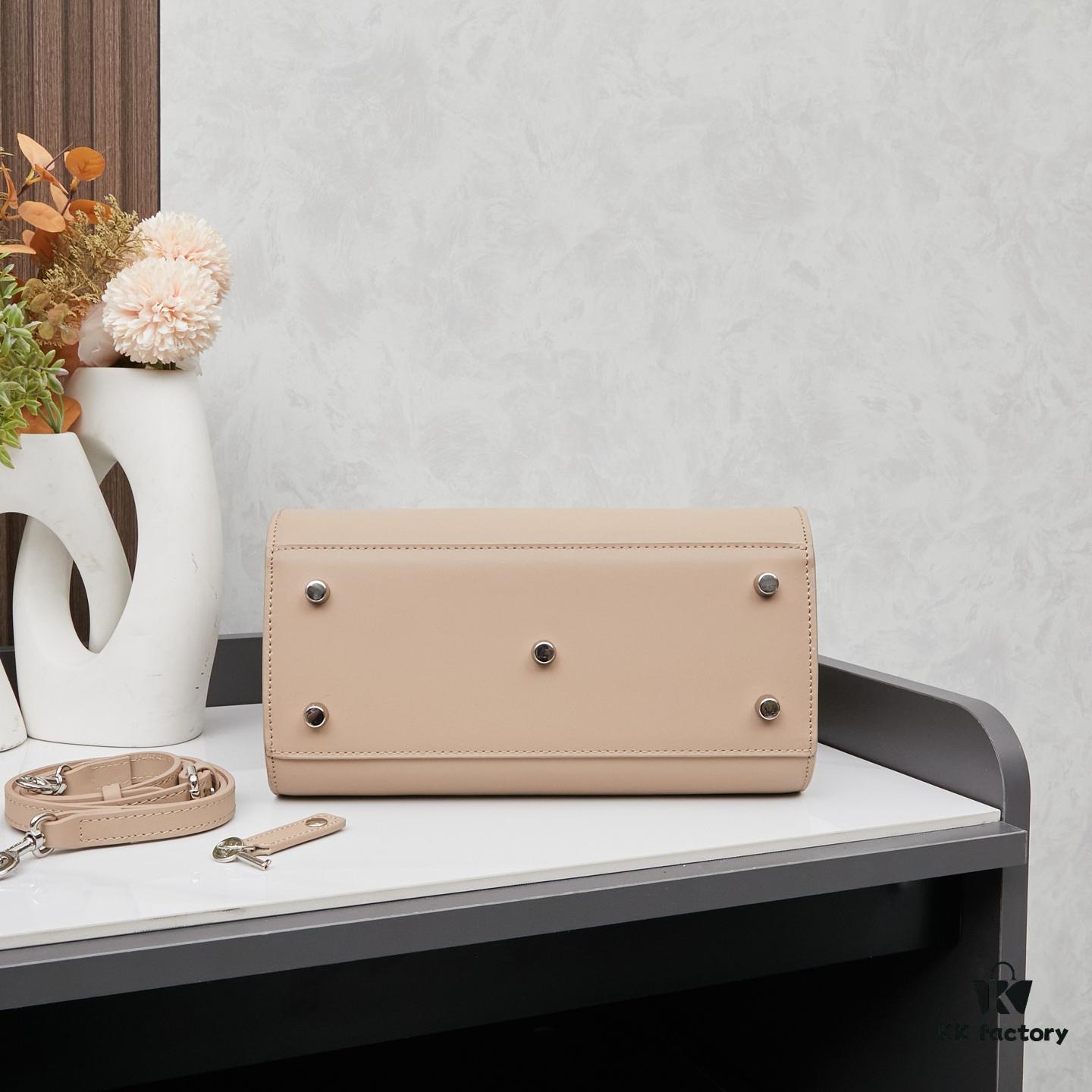 69310b12908475d562cd8e5a New Arrival Smooth Texture Rose-Inspired Street-Style Bag | YSL's Muse Inspires the Trend