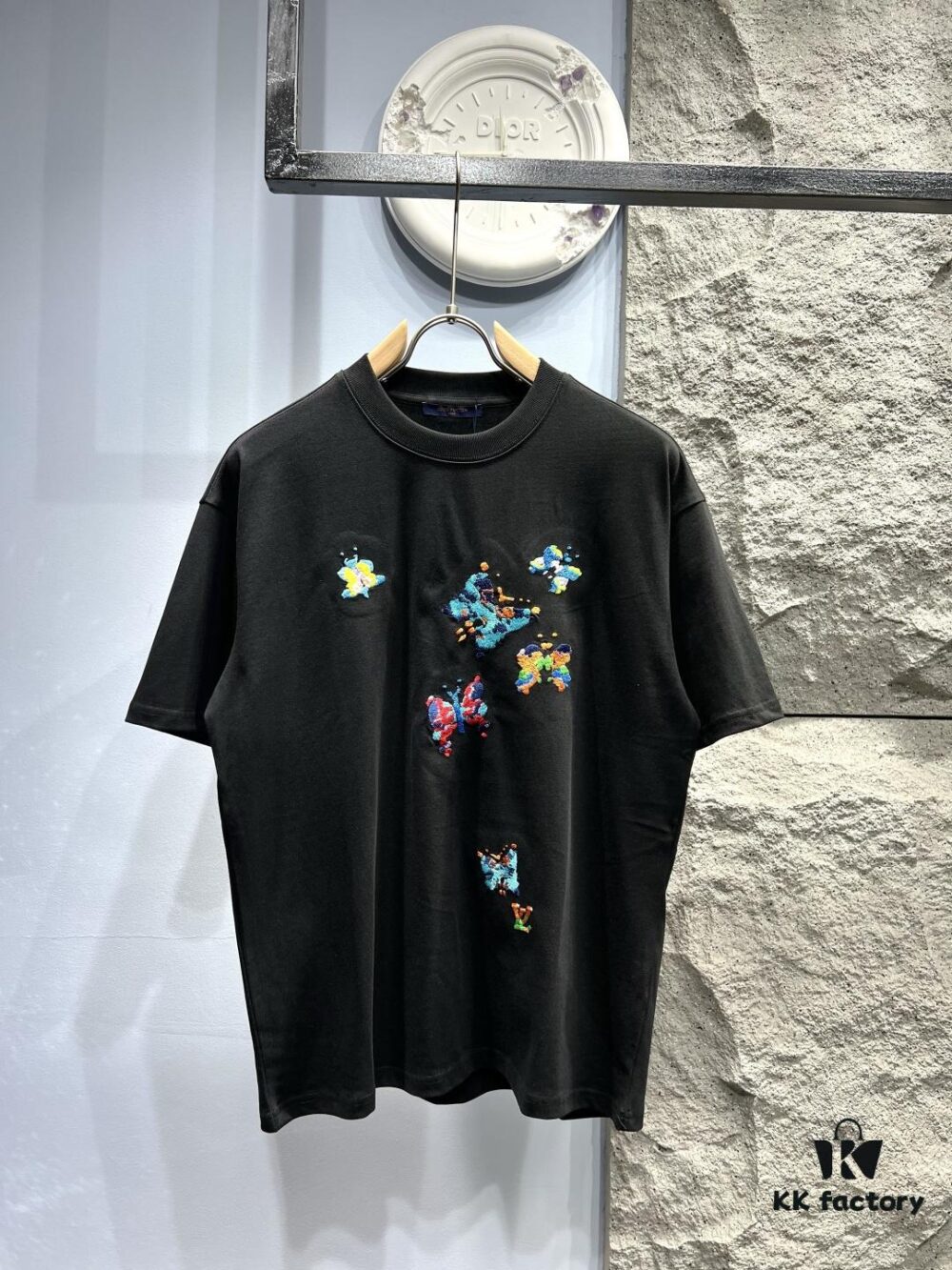 69310e01908475d562cd8ecb Louis Vuitton Butterfly Embroidered Short-Sleeve T-Shirt