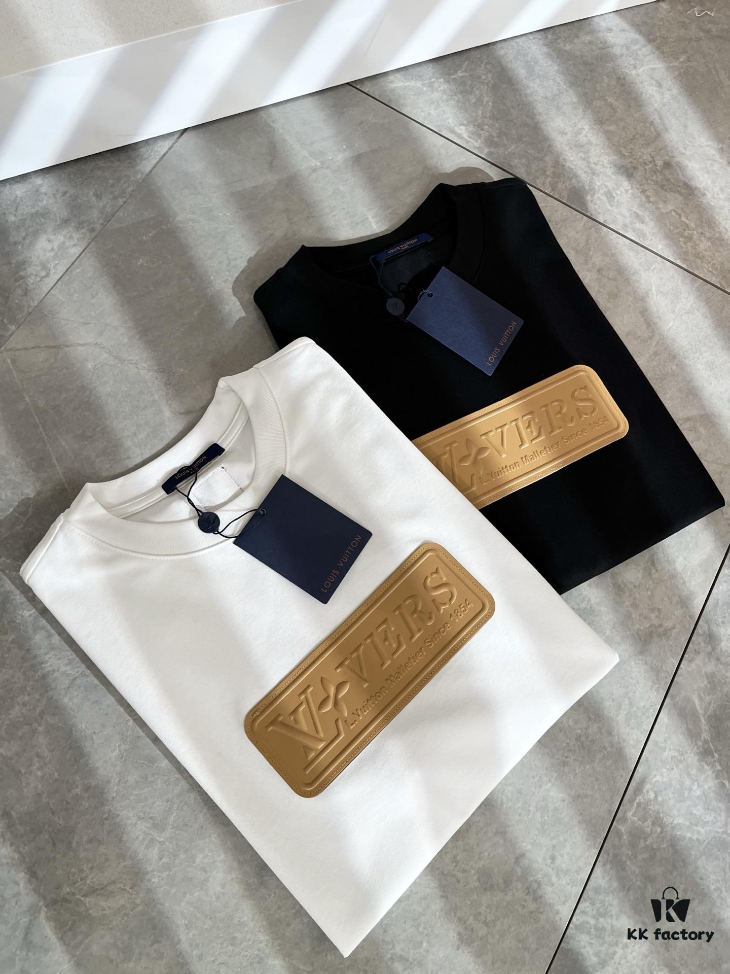69310f68908475d562cd8f20 LouisVuitt Men and Women's Short-Sleeve T-Shirt with Logo Leather Patch - 2025 Spring/Summer New Arrival