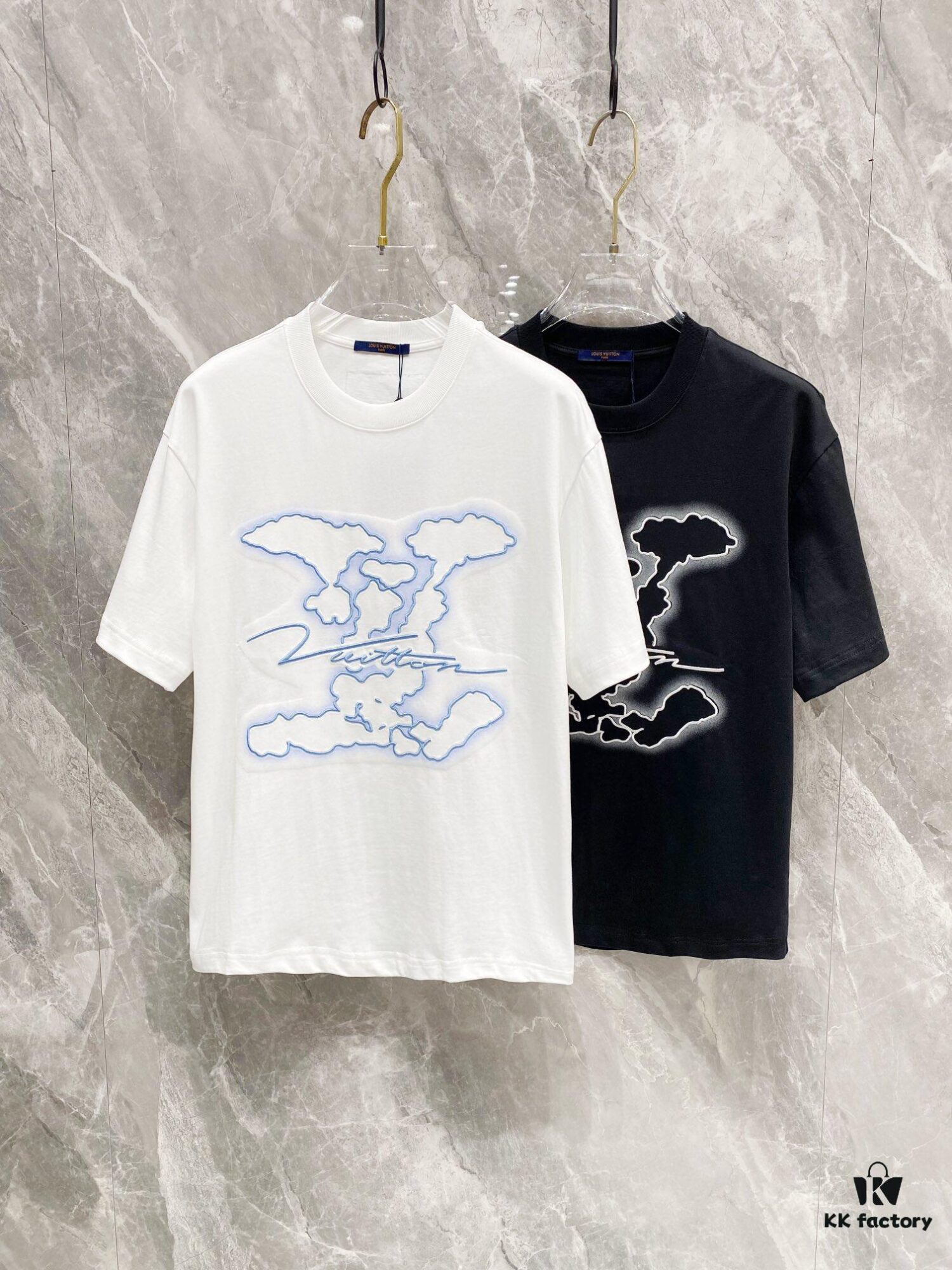 69310faa908475d562cd8f2e 1V 25SS Spring New Arrival T-Shirt! 260g High-Density Cloud-Embroidered Cotton Fabric, Comfortable to Wear. Minimalist Design, Fashionable and Trendy. Slightly Loose Fit for Casual Comfort, Suitable for Various Occasions. Whether Shopping, Hanging Out with Friends, or Relaxing, This T-Shirt Adds Style and Personality to Your Look.