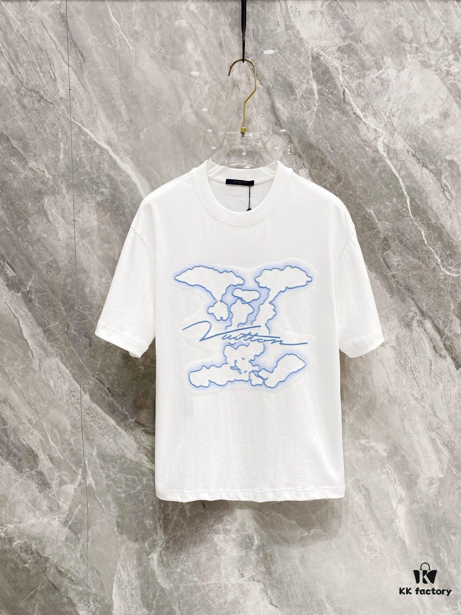 69310fb3908475d562cd8f2f 1V 25SS Spring New Arrival T-Shirt! 260g High-Density Cloud-Embroidered Cotton Fabric, Comfortable to Wear. Minimalist Design, Fashionable and Trendy. Slightly Loose Fit for Casual Comfort, Suitable for Various Occasions. Whether Shopping, Hanging Out with Friends, or Relaxing, This T-Shirt Adds Style and Personality to Your Look.