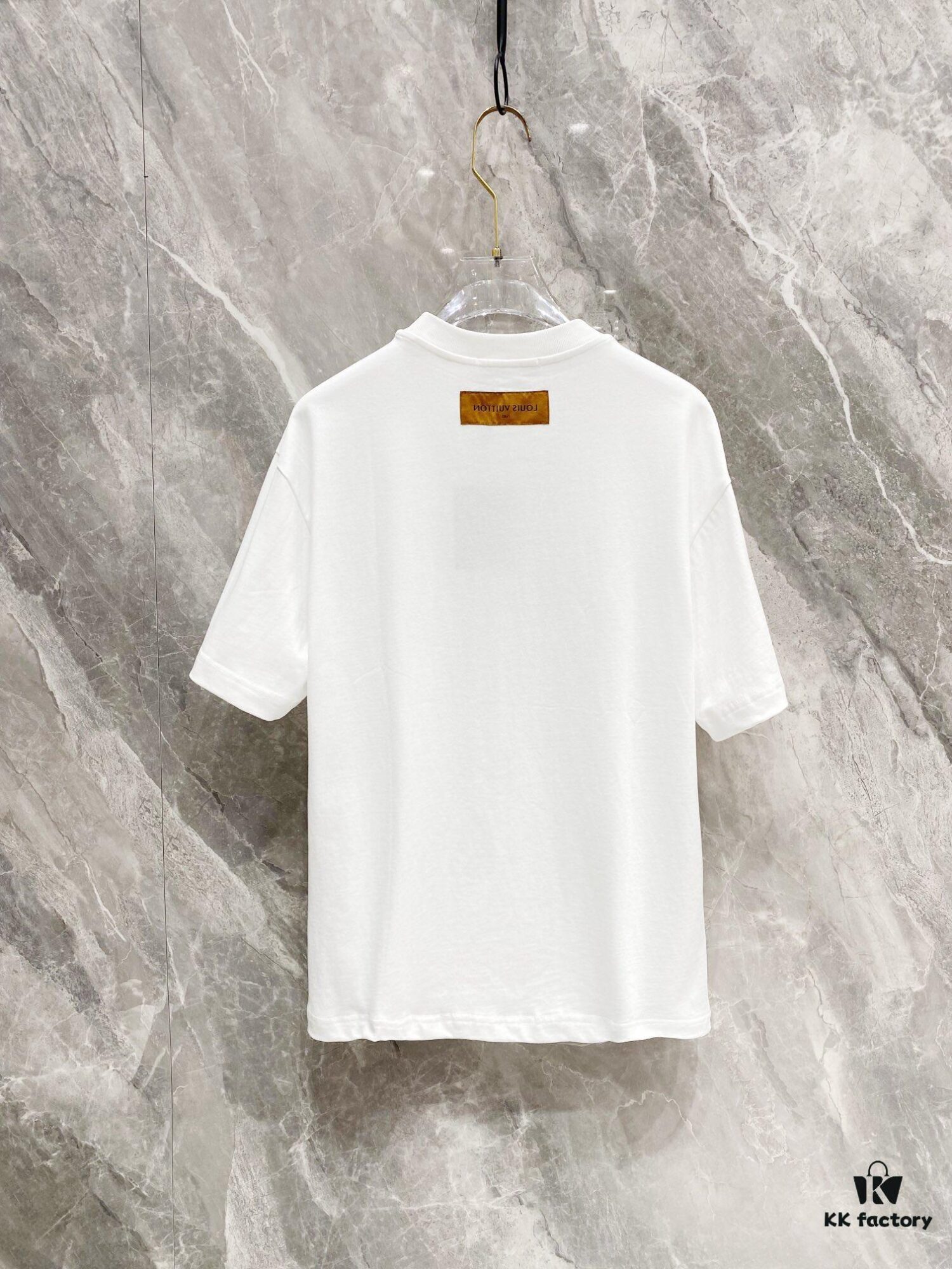 69310fe5908475d562cd8f36 1V 25SS Spring New Arrival T-Shirt! 260g High-Density Cloud-Embroidered Cotton Fabric, Comfortable to Wear. Minimalist Design, Fashionable and Trendy. Slightly Loose Fit for Casual Comfort, Suitable for Various Occasions. Whether Shopping, Hanging Out with Friends, or Relaxing, This T-Shirt Adds Style and Personality to Your Look.