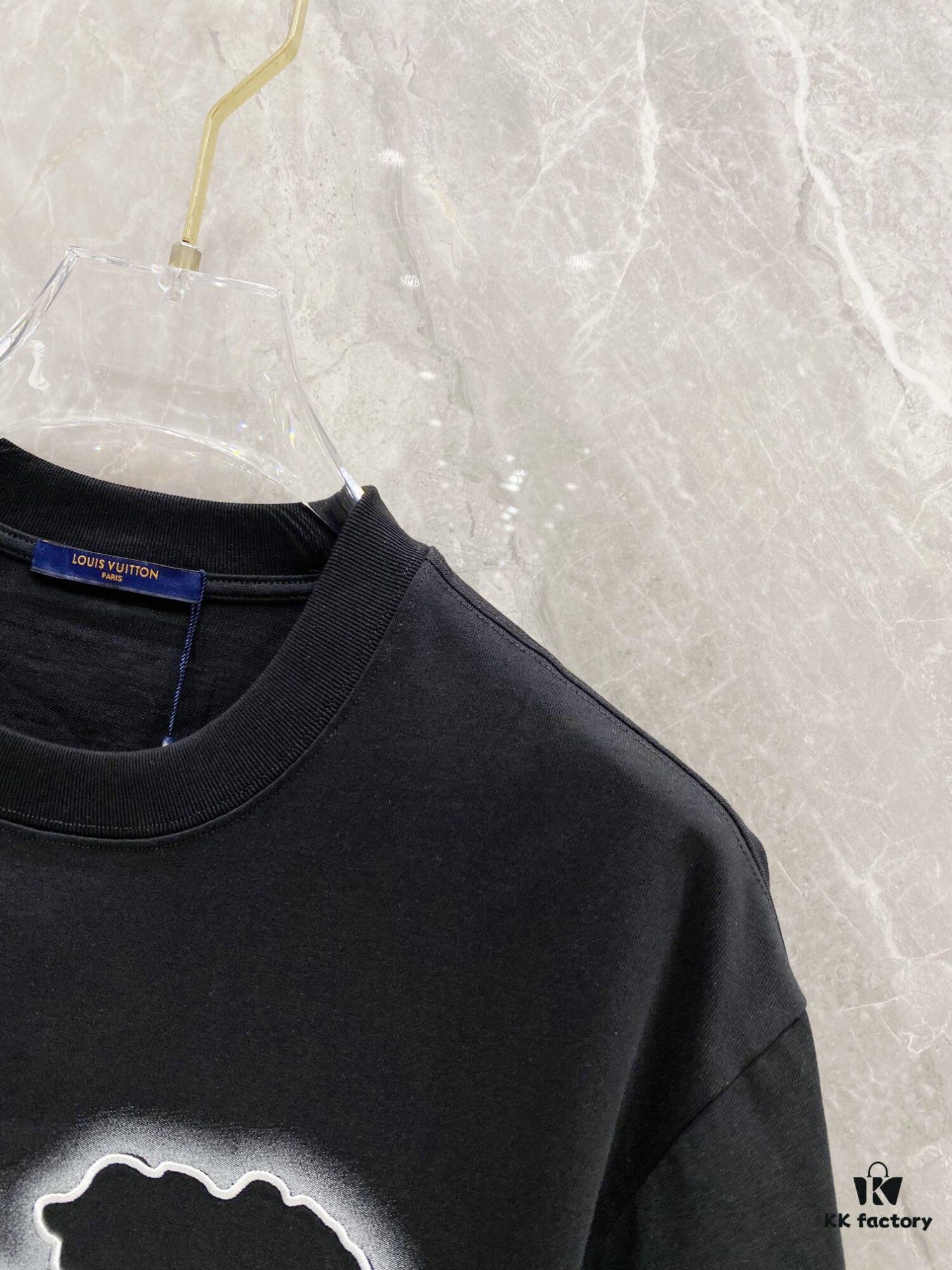 6931101f908475d562cd8f3c 1V 25SS Spring Collection New Arrival T-Shirt! 260g High-Grammage Cloud Embroidered Cotton Fabric, Comfortable Wear. Minimalist Design, Fashion-Forward Style. Slightly Loose Fit for Casual Comfort, Suitable for Various Occasions. Whether for Shopping, Gatherings or Leisure Time, This T-Shirt Adds a Touch of Fashion and Personality.