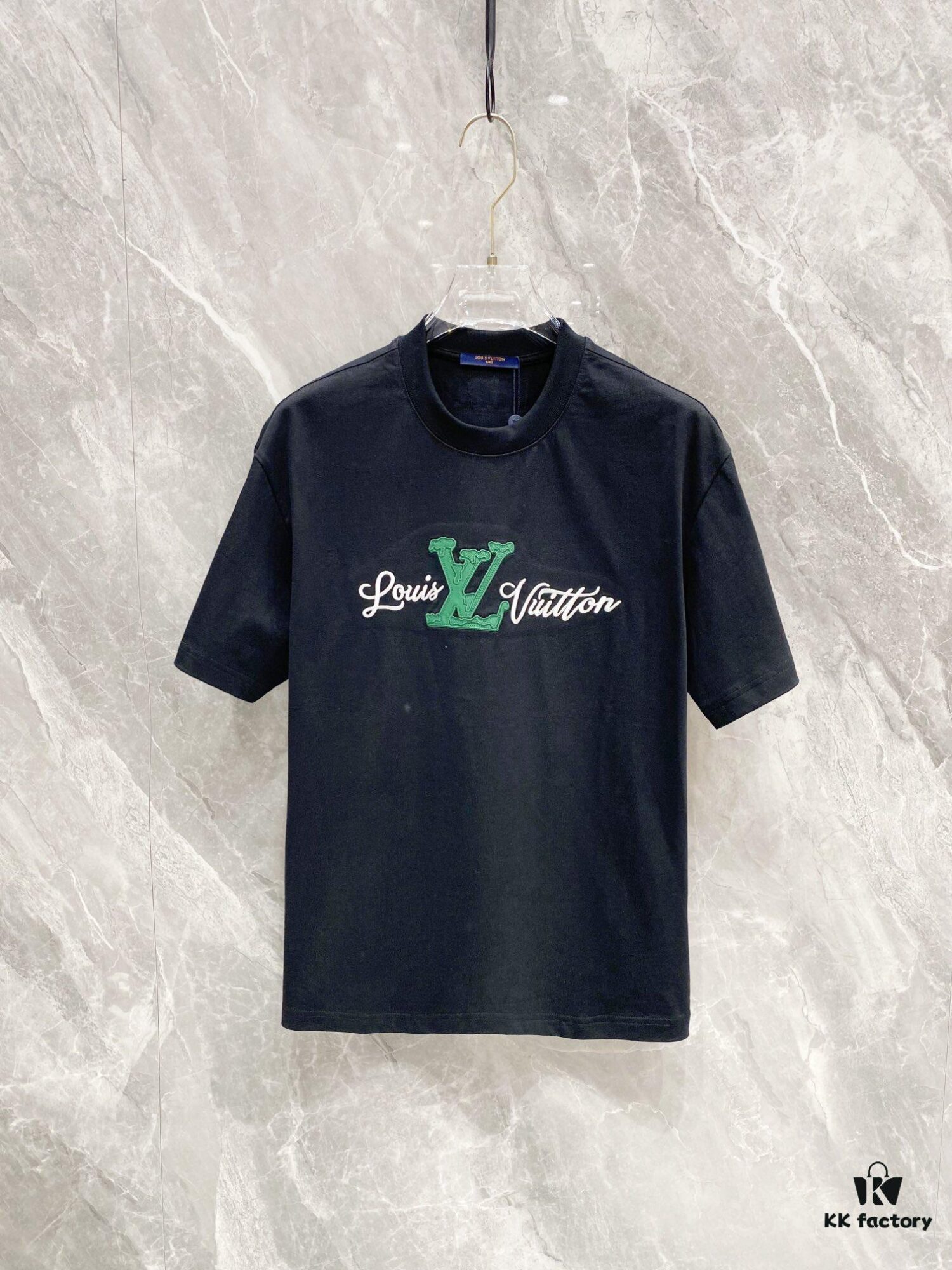 69311139908475d562cd8f4e 1V 25SS Spring New Arrival T-Shirt! 260g High-Grammage Pure Cotton Fabric, Comfortable to Wear. Minimalist Design, Fashionable and Trendy. Slightly Loose Fit for Casual Comfort, Suitable for Various Occasions. Whether Shopping, Hanging Out or Relaxing, This T-Shirt Adds a Touch of Style and Personality.