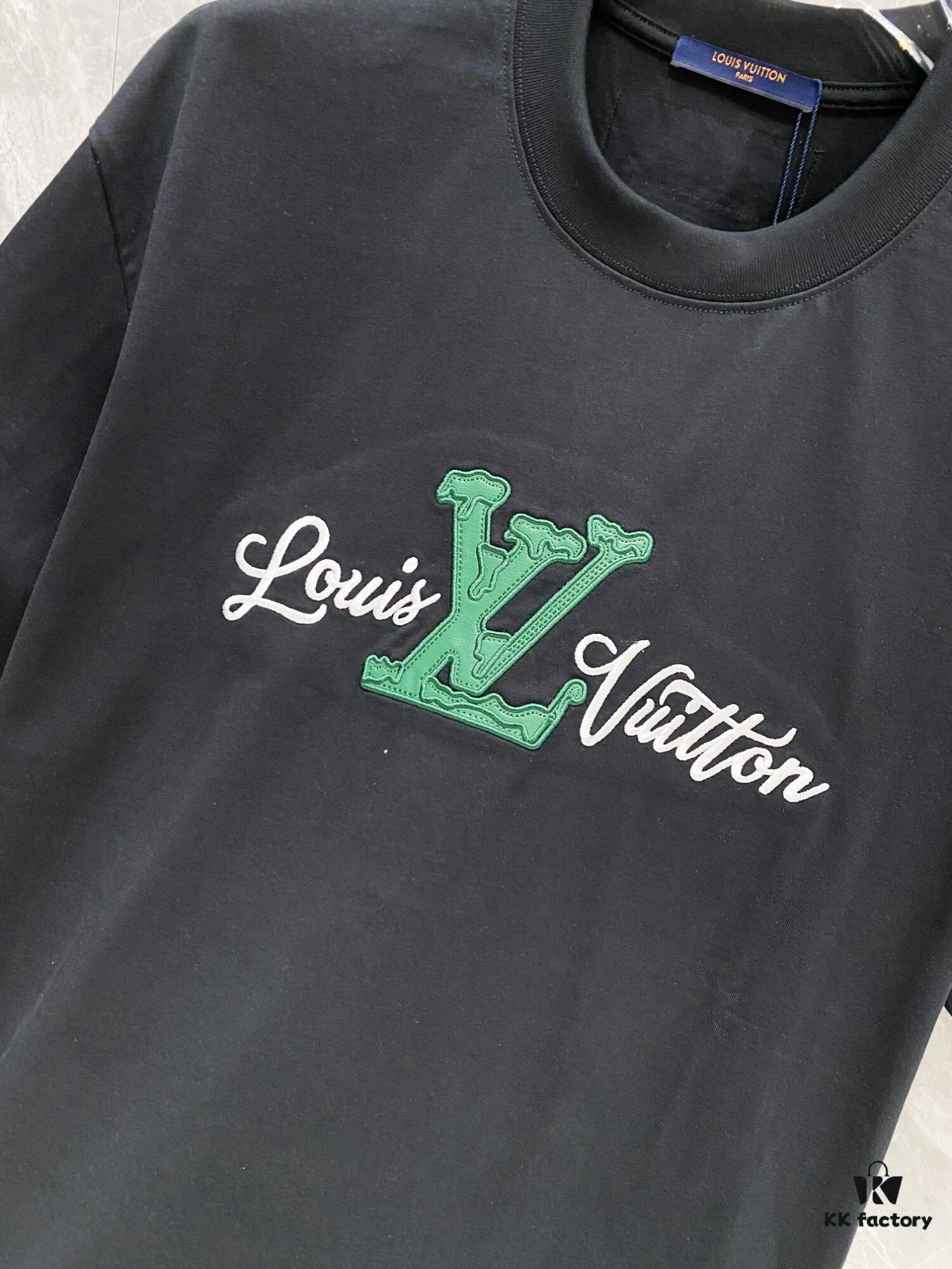 69311159908475d562cd8f51 1V 25SS Spring New Arrival T-Shirt! 260g High-Grammage Pure Cotton Fabric, Comfortable to Wear. Minimalist Design, Fashionable and Trendy. Slightly Loose Fit for Casual Comfort, Suitable for Various Occasions. Whether Shopping, Hanging Out or Relaxing, This T-Shirt Adds a Touch of Style and Personality.