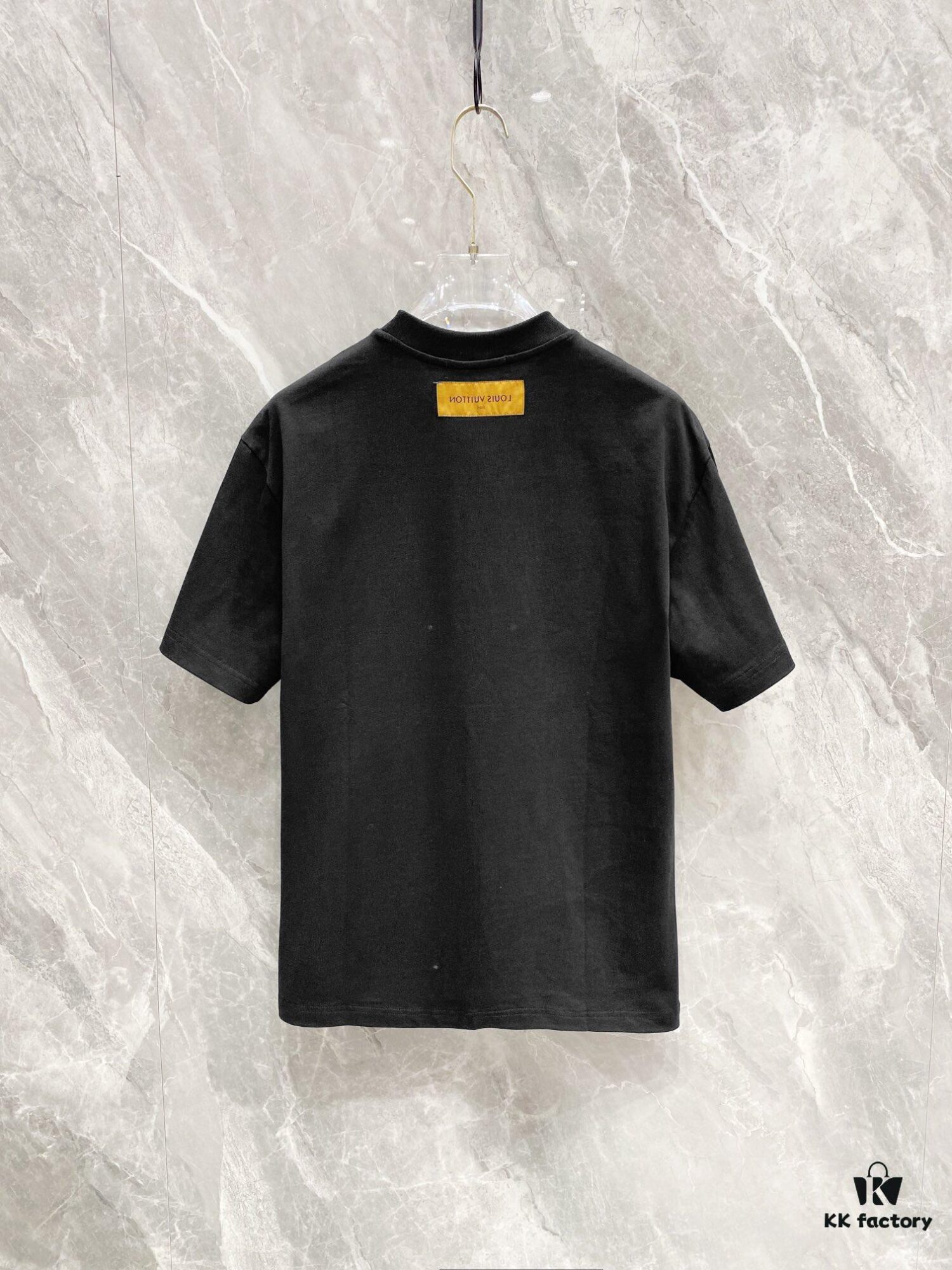 6931116e908475d562cd8f55 1V 25SS Spring New Arrival T-Shirt! 260g High-Grammage Pure Cotton Fabric, Comfortable to Wear. Minimalist Design, Fashionable and Trendy. Slightly Loose Fit for Casual Comfort, Suitable for Various Occasions. Whether Shopping, Hanging Out or Relaxing, This T-Shirt Adds a Touch of Style and Personality.