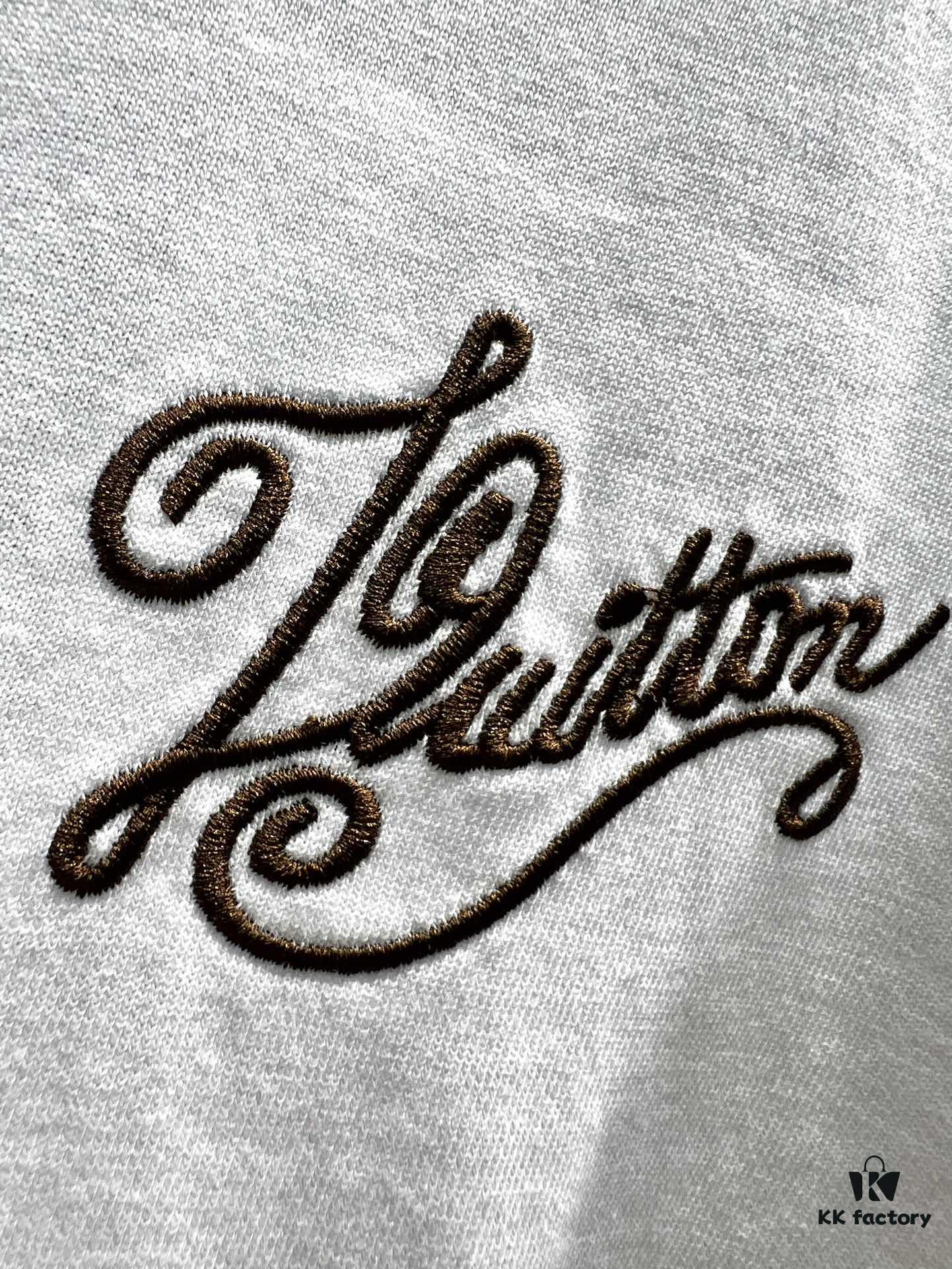 69311311908475d562cd8fca Louis Vuitton Embroidered Logo Short Sleeve T-Shirt