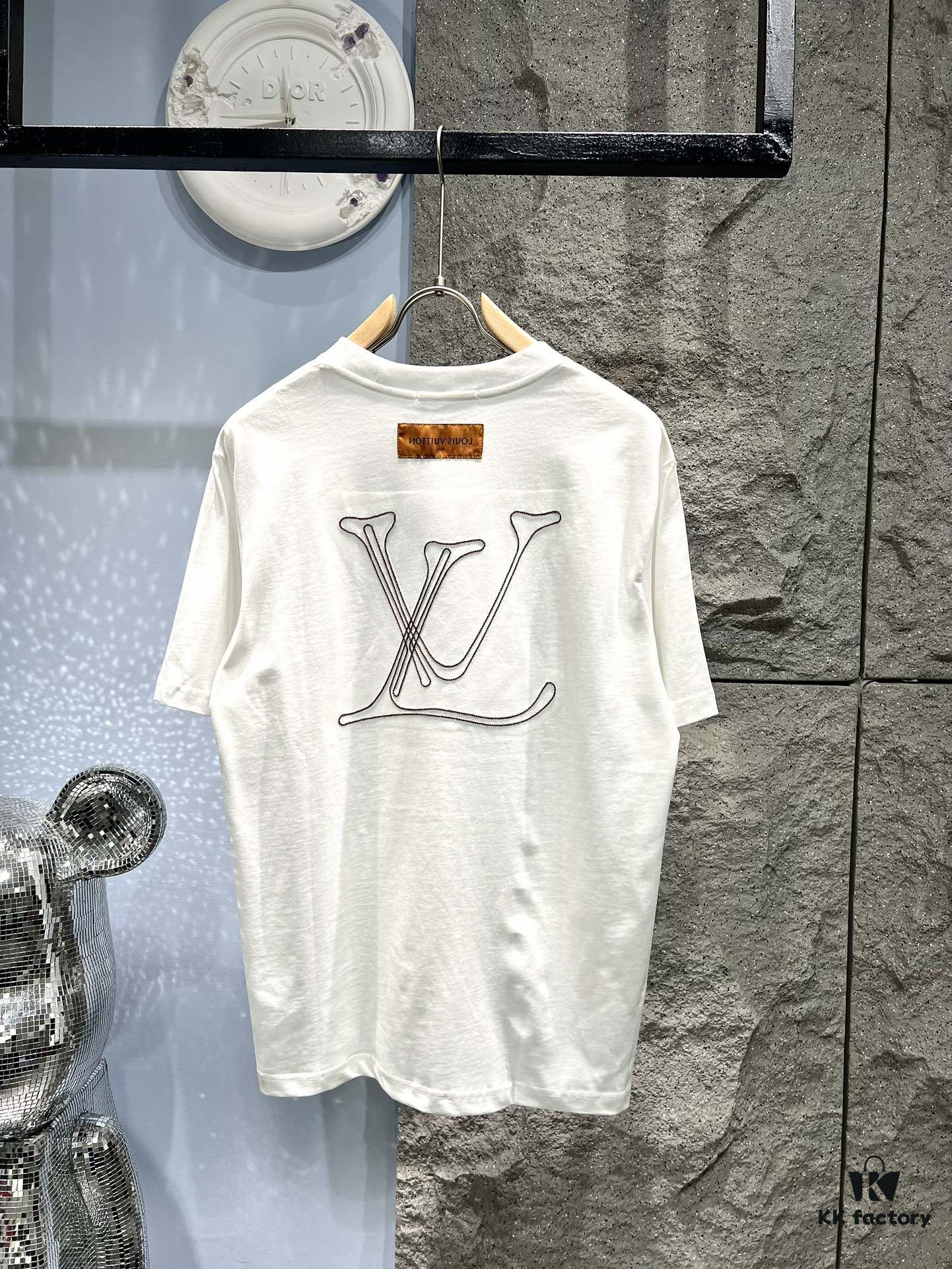 6931131f908475d562cd8fcd Louis Vuitton Embroidered Logo Short Sleeve T-Shirt
