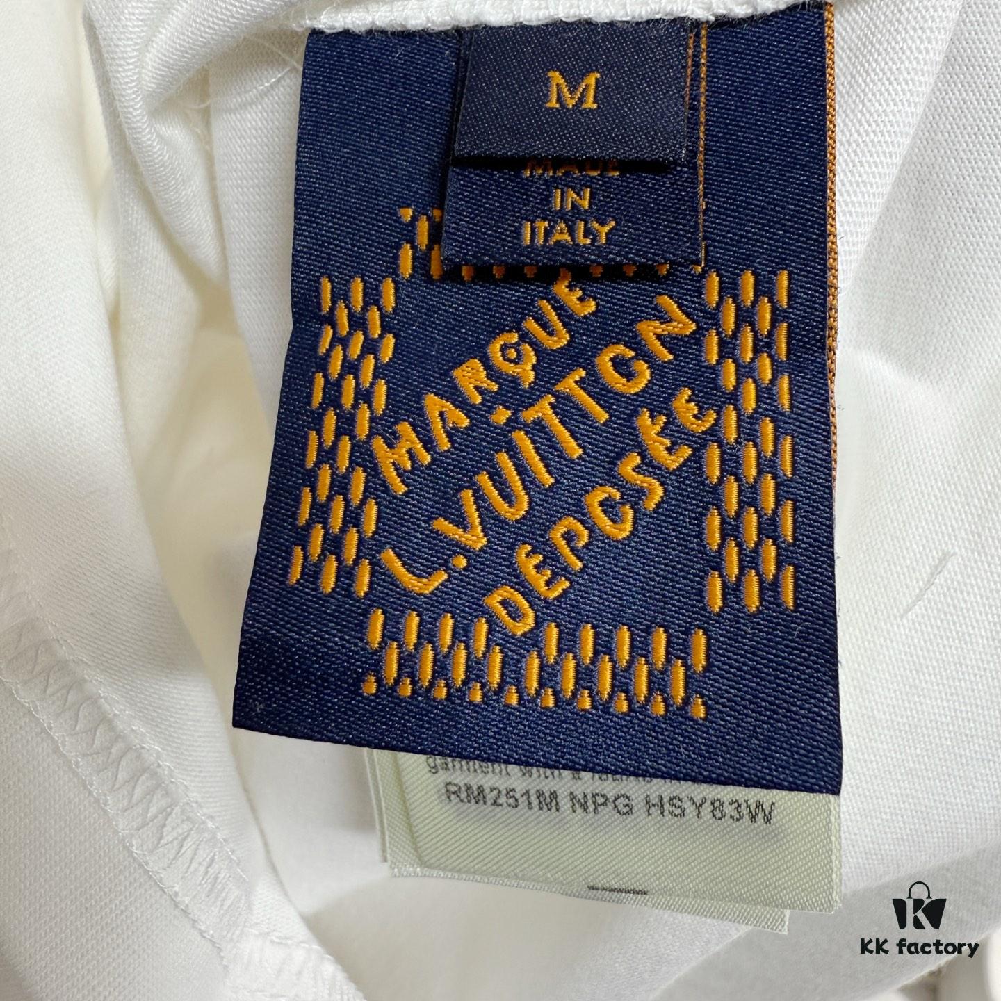 1V 25ss New Cotton T-Shirt Featuring 'Le Monde Est À Vous' on Front