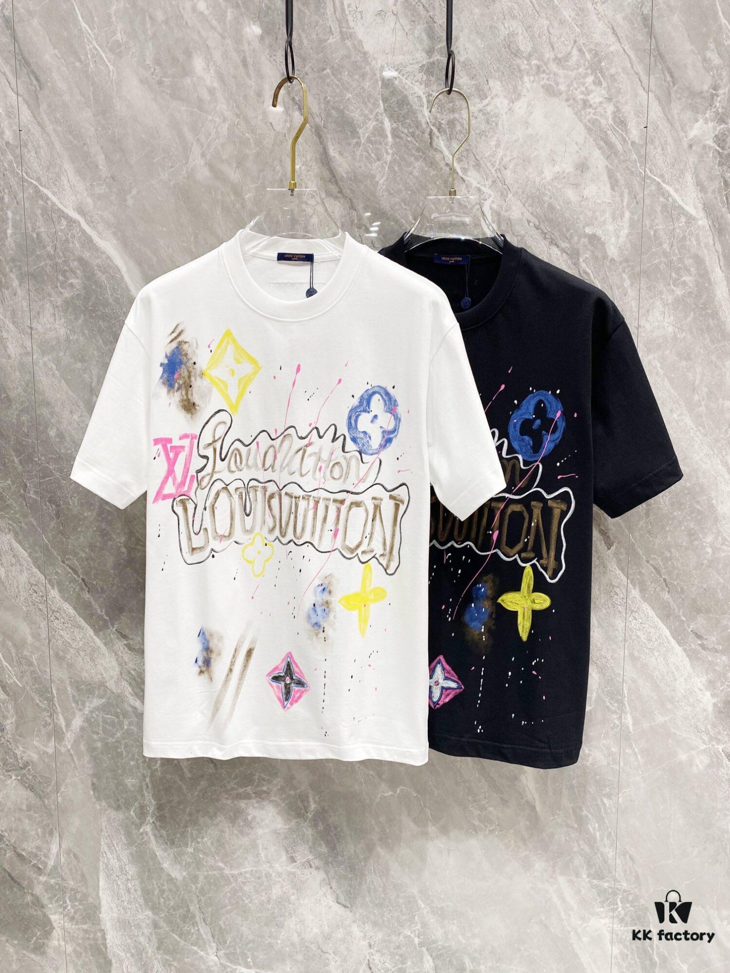 6931161d908475d562cd9072 LV 25SS Spring Collection Latest Classic Hand-Drawn Logo Heavyweight T-Shirt! High-End Quality Original Counter Round Neck, Top-Tier Craftsmanship with Imported Premium Custom Silk Yarn, Exceptional Feel and Design
