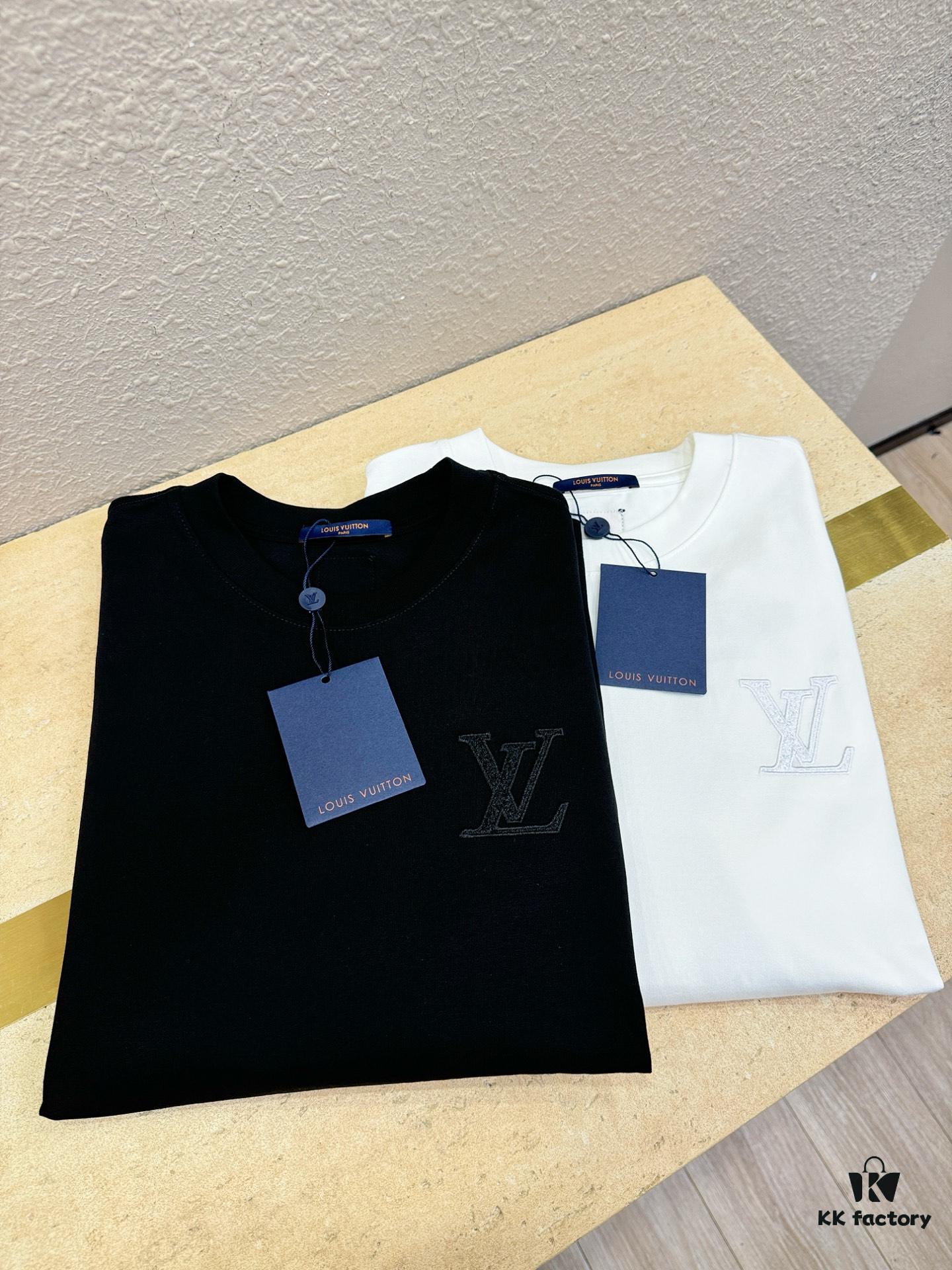 693116cd908475d562cd908b LV 2025 Spring-Summer New Short Sleeve T-Shirt! Runway-Inspired Fashion Casual Tee with Designer Logo – Premium 100% Cotton, Soft and Breathable, Unisex Loose Fit with Slightly Dropped Shoulder and Round Neck