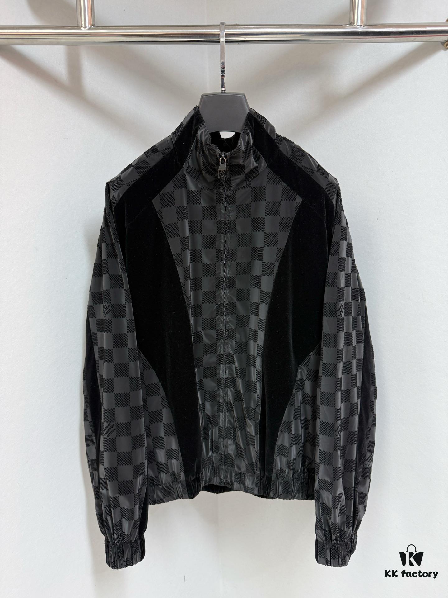 6931178d908475d562cd90bb 1V 25SS New Arrival Sweatshirt from the 2025 Spring-Summer Runway, Infusing the Classic Silhouette with Elegance