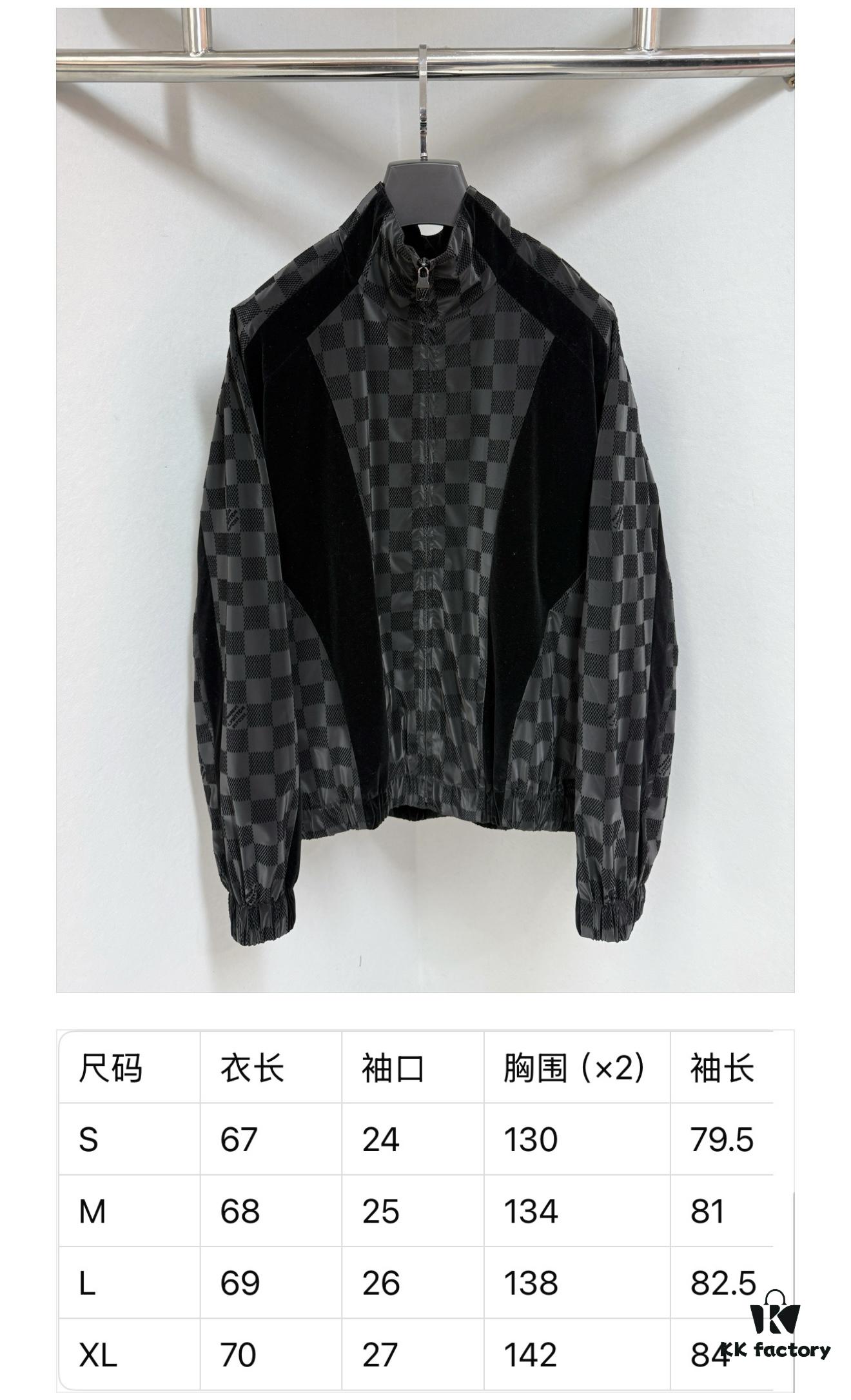 693117b7908475d562cd90c3 1V 25SS New Arrival Sweatshirt from the 2025 Spring-Summer Runway, Infusing the Classic Silhouette with Elegance