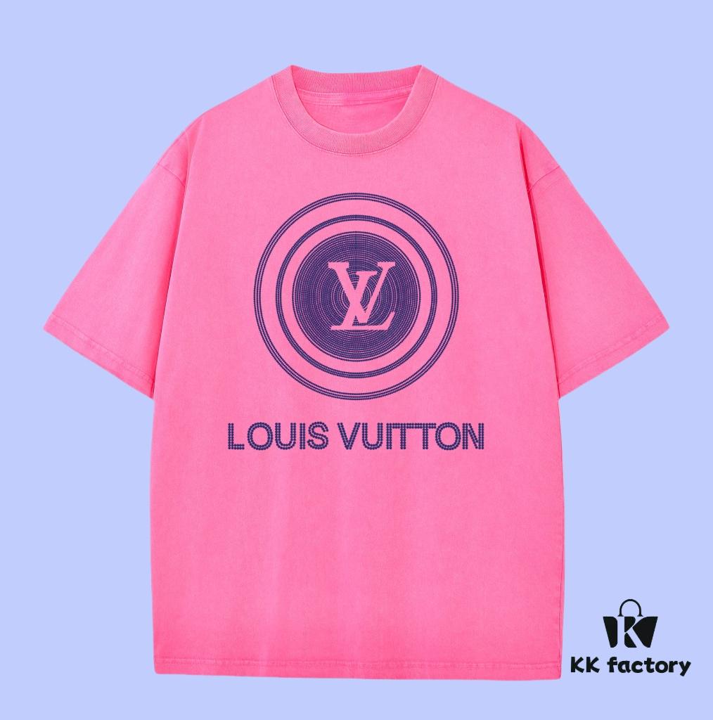 69311a4f908475d562cd917e Luxury Quality LV Louis 2025 Fall Spring Collection Logo Short Sleeve T-Shirt, Distinct from Regular Print, Woven 270G 32-Count Double-Yarn Pure Cotton Fabric, Loose Fit Unisex Design