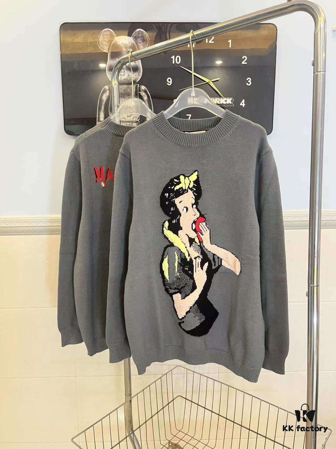 GUCCI x Snow White Collaborative Cartoon Pattern Knit Sweater with Round Neck, Embroidered Back Design, Hand-beaded Craftsmanship