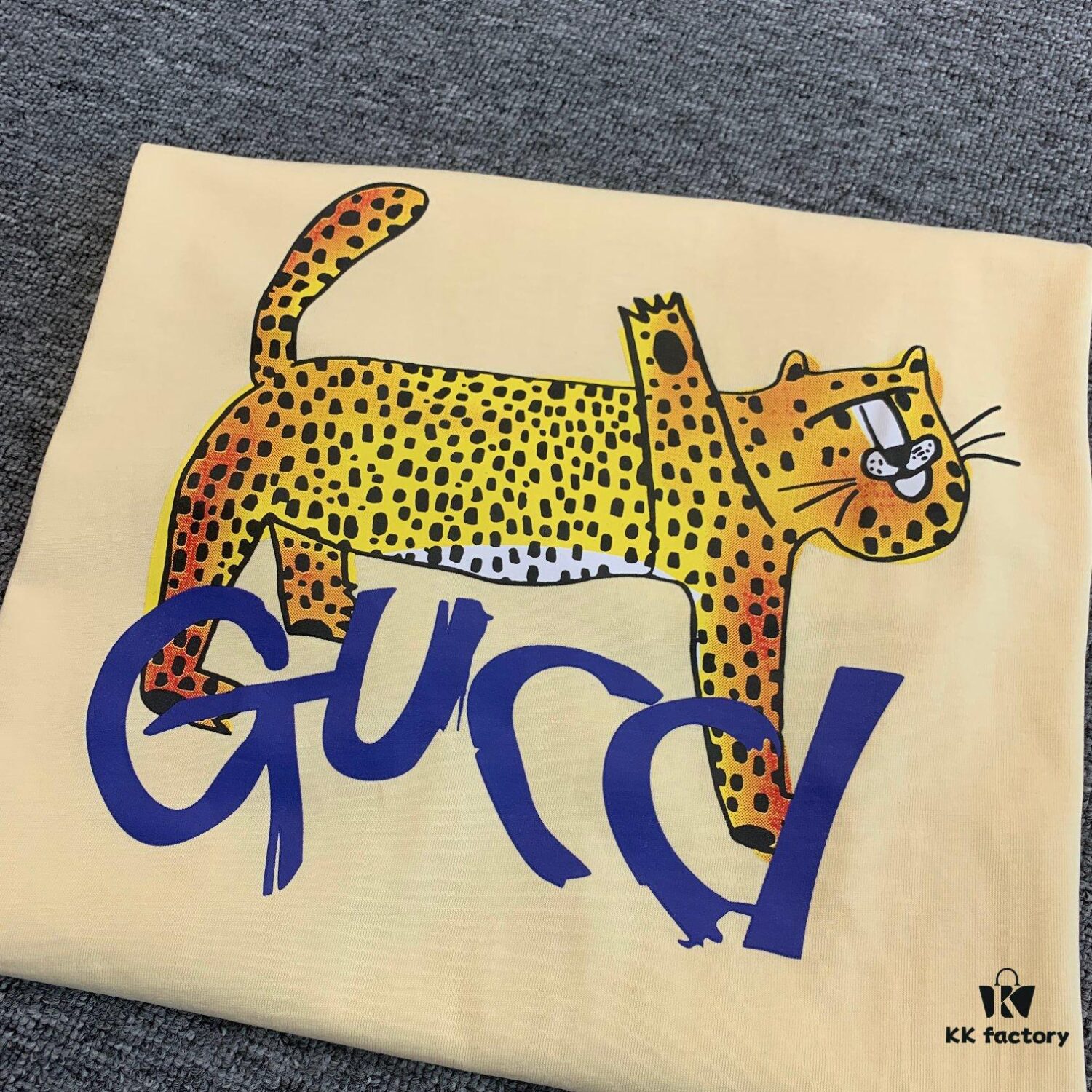 69311c76908475d562cd921d New GUCCI 2024 Leopard Print Letter Short Sleeve T-Shirt in Beige, Paw Design, Unisex Couples Style