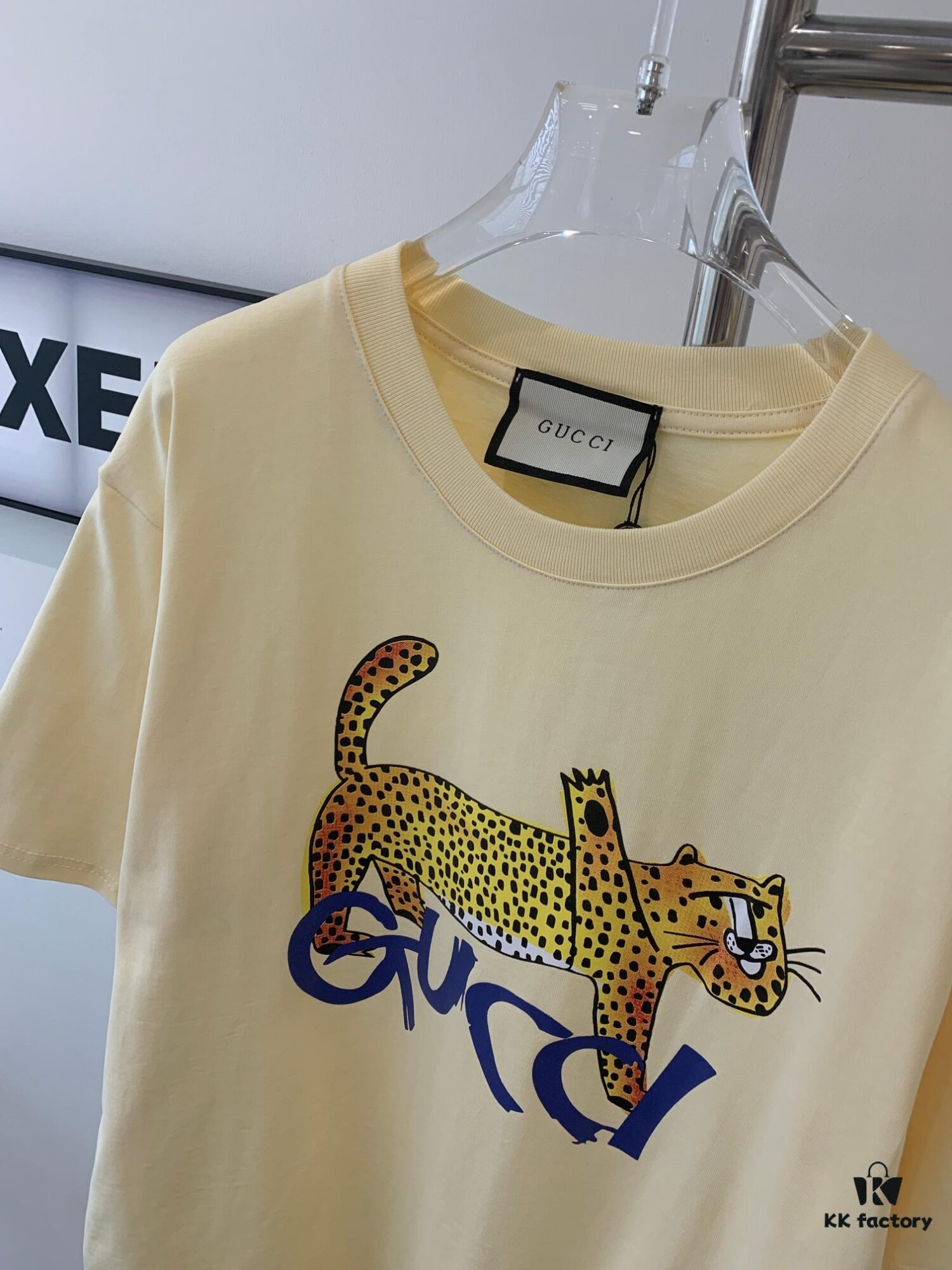 69311c8b908475d562cd9223 New GUCCI 2024 Leopard Print Letter Short Sleeve T-Shirt in Beige, Paw Design, Unisex Couples Style