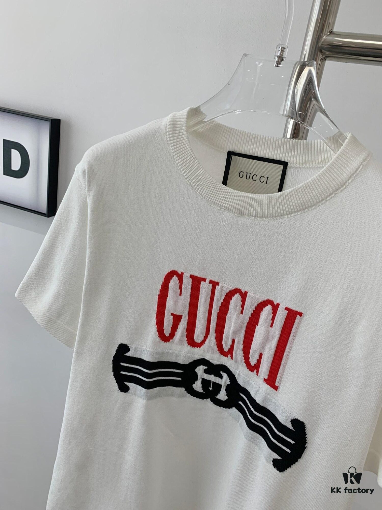 69311c98908475d562cd9228 New GUCCI Gucci Arrow Red Logo 2024 Spring and Summer Knitted Short-Sleeve Unisex Top