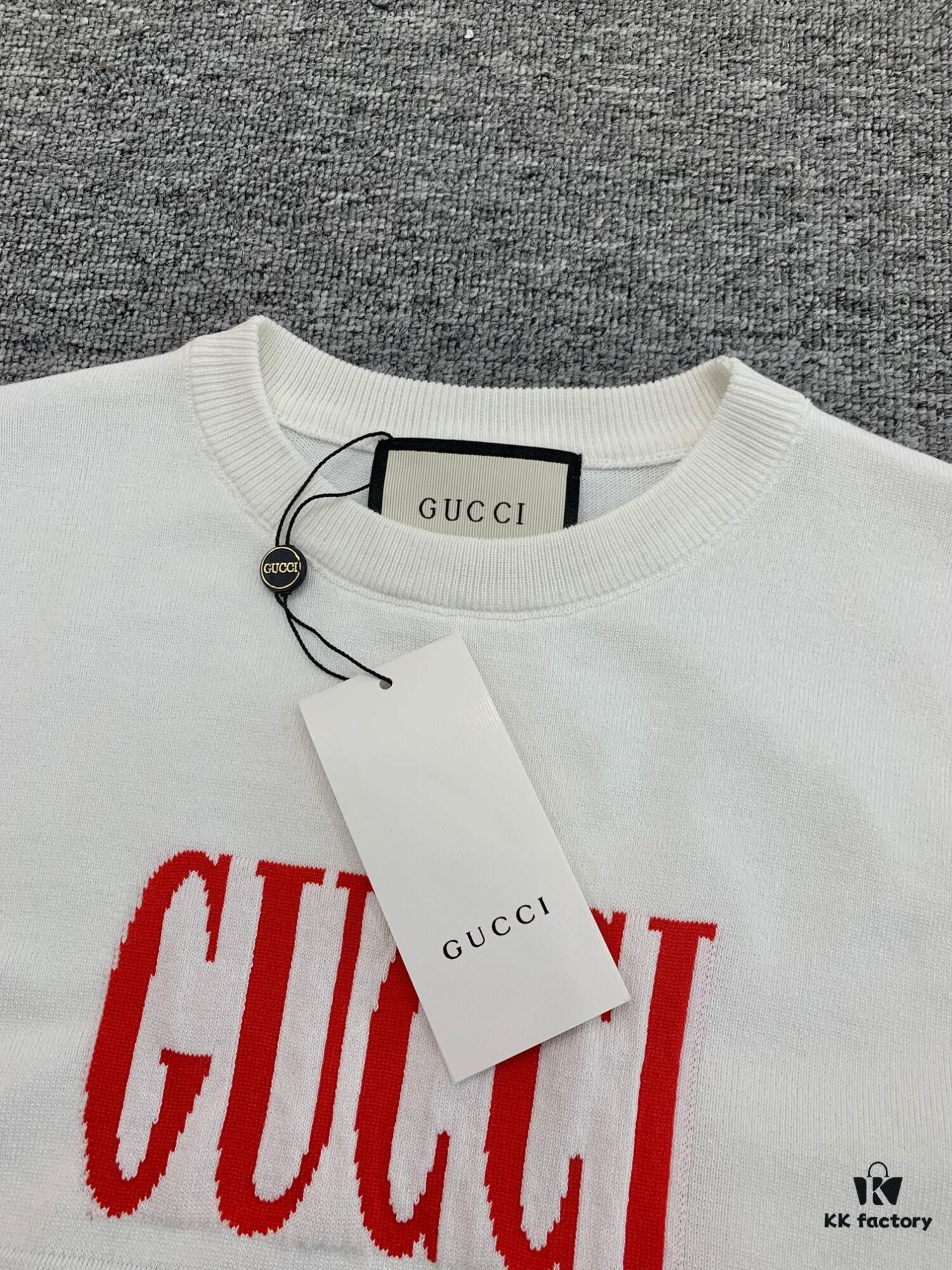 69311c9c908475d562cd922a New GUCCI Gucci Arrow Red Logo 2024 Spring and Summer Knitted Short-Sleeve Unisex Top