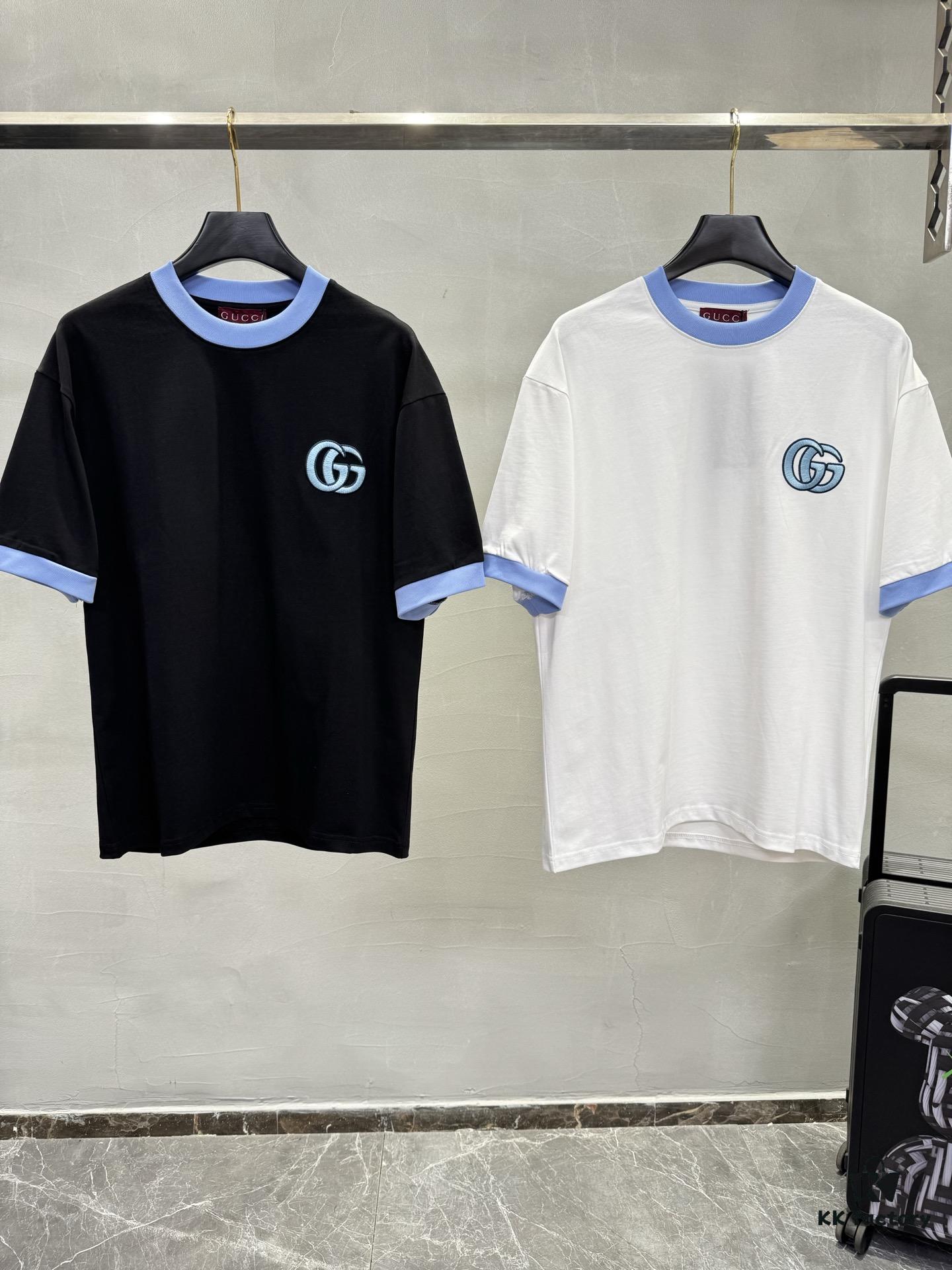 69311fa5908475d562cd92e4 GUCCI 25SS New Arrival Round Neck T-Shirt! Custom GG 3D Embroidery Craftsmanship, Ribbed Blue Trims on Neck and Cuffs for a Youthful Look, Fashionable Color Matching, Stylish and Vibrant Overall Appearance. Made from 260g High-Quality Cotton for Exceptional Comfort and Soft, Premium Texture. Colors: Black, White. European Size: S, M, L, XL (Recommended Size M for Height 175cm / Weight 70kg)