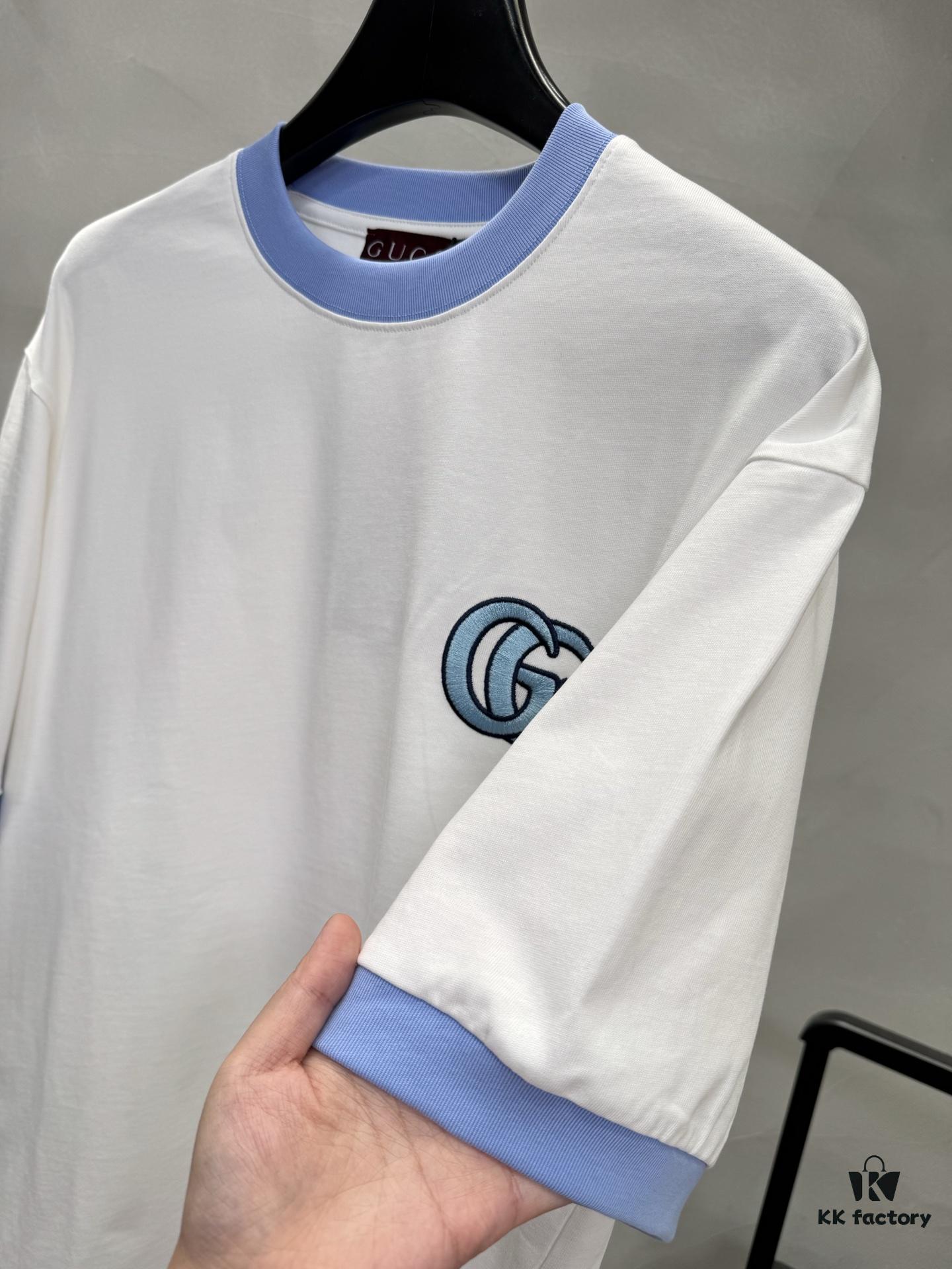 69311fb7908475d562cd92e9 GUCCI 25SS New Arrival Round Neck T-Shirt! Custom GG 3D Embroidery Craftsmanship, Ribbed Blue Trims on Neck and Cuffs for a Youthful Look, Fashionable Color Matching, Stylish and Vibrant Overall Appearance. Made from 260g High-Quality Cotton for Exceptional Comfort and Soft, Premium Texture. Colors: Black, White. European Size: S, M, L, XL (Recommended Size M for Height 175cm / Weight 70kg)