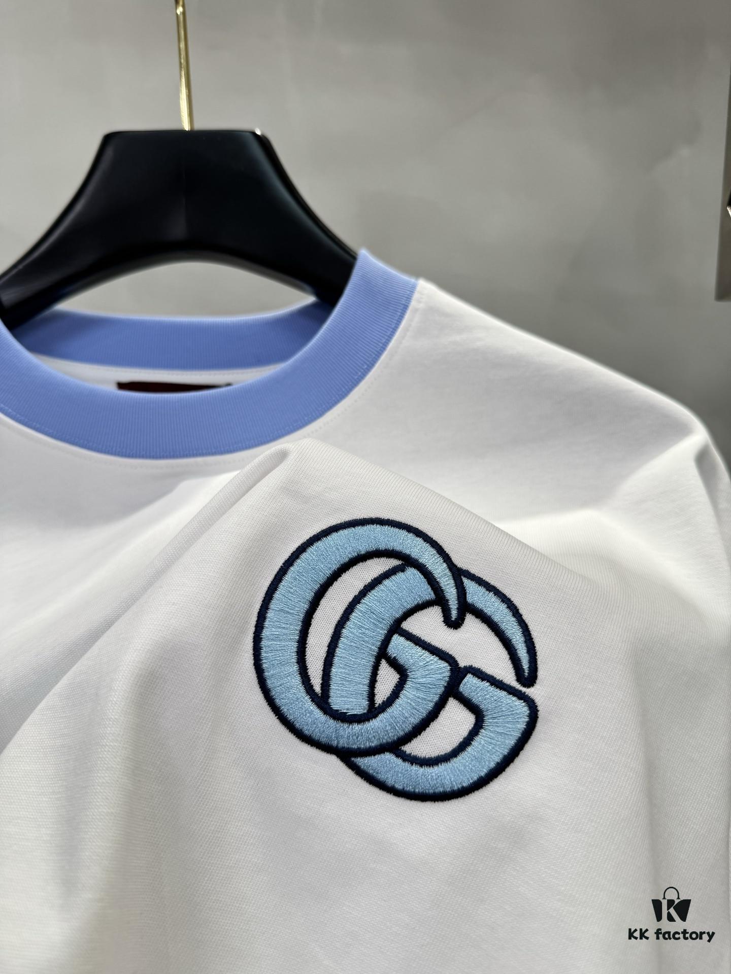 69311fbb908475d562cd92ea GUCCI 25SS New Arrival Round Neck T-Shirt! Custom GG 3D Embroidery Craftsmanship, Ribbed Blue Trims on Neck and Cuffs for a Youthful Look, Fashionable Color Matching, Stylish and Vibrant Overall Appearance. Made from 260g High-Quality Cotton for Exceptional Comfort and Soft, Premium Texture. Colors: Black, White. European Size: S, M, L, XL (Recommended Size M for Height 175cm / Weight 70kg)