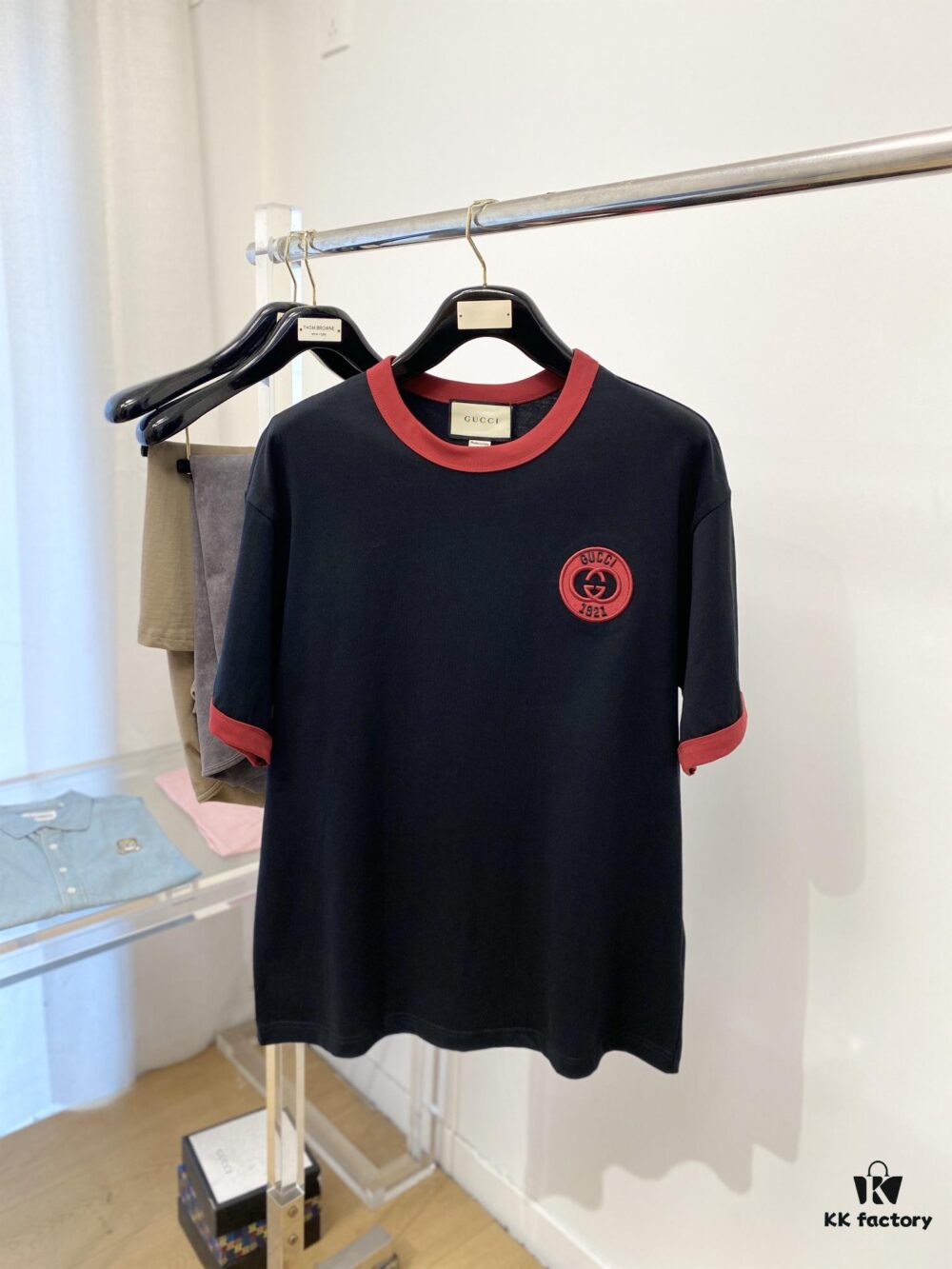 69311fd8908475d562cd92f5 Gucci, 2025 Latest Short-Sleeve T-Shirt, Stylish and Handsome with Exquisite Embroidered Logo on Chest, Simple and Versatile Design