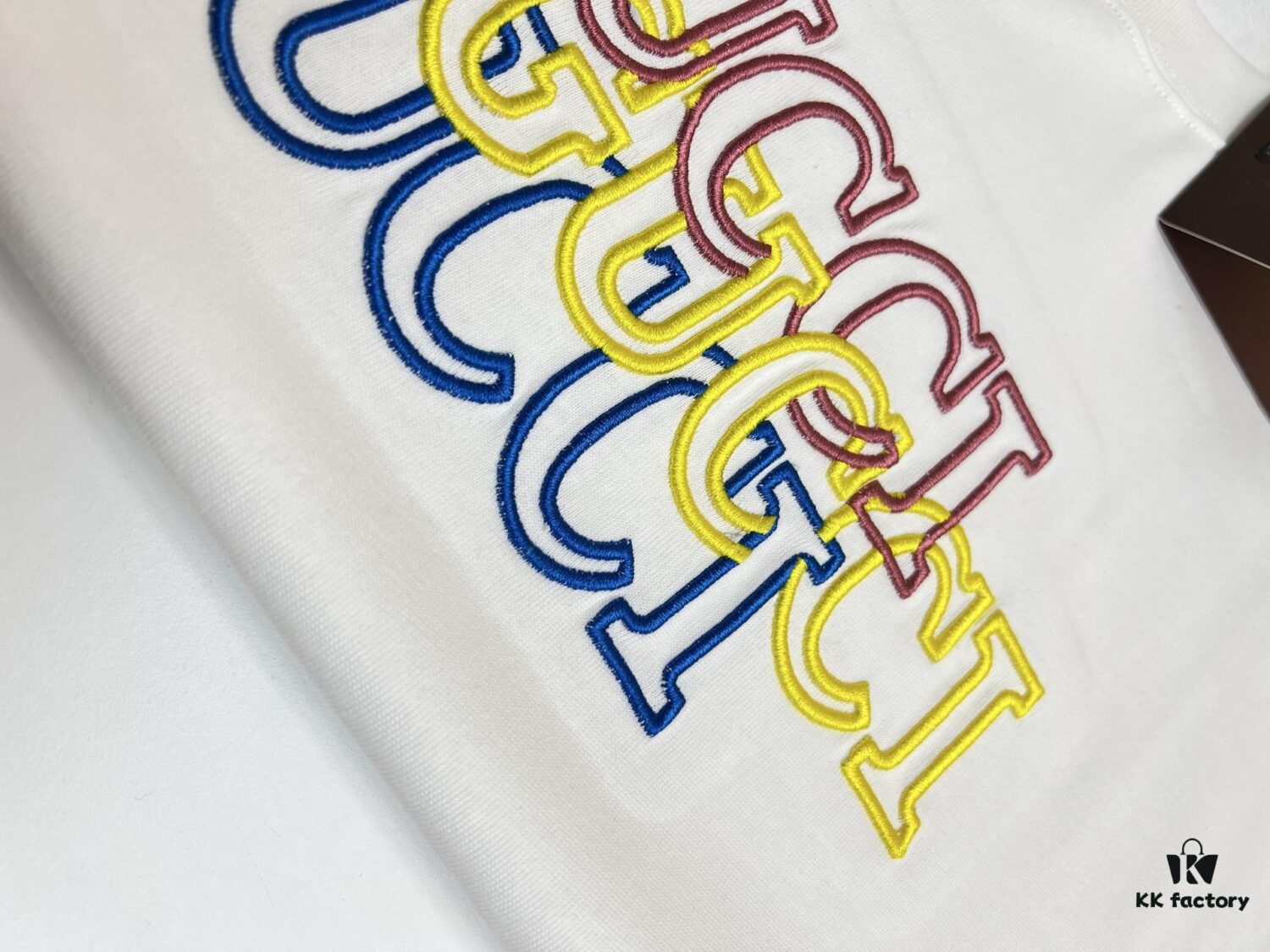 GUCC 25SS Spring/Summer T-Shirt! Black and White Printed Crew Neck Short Sleeve Tee!