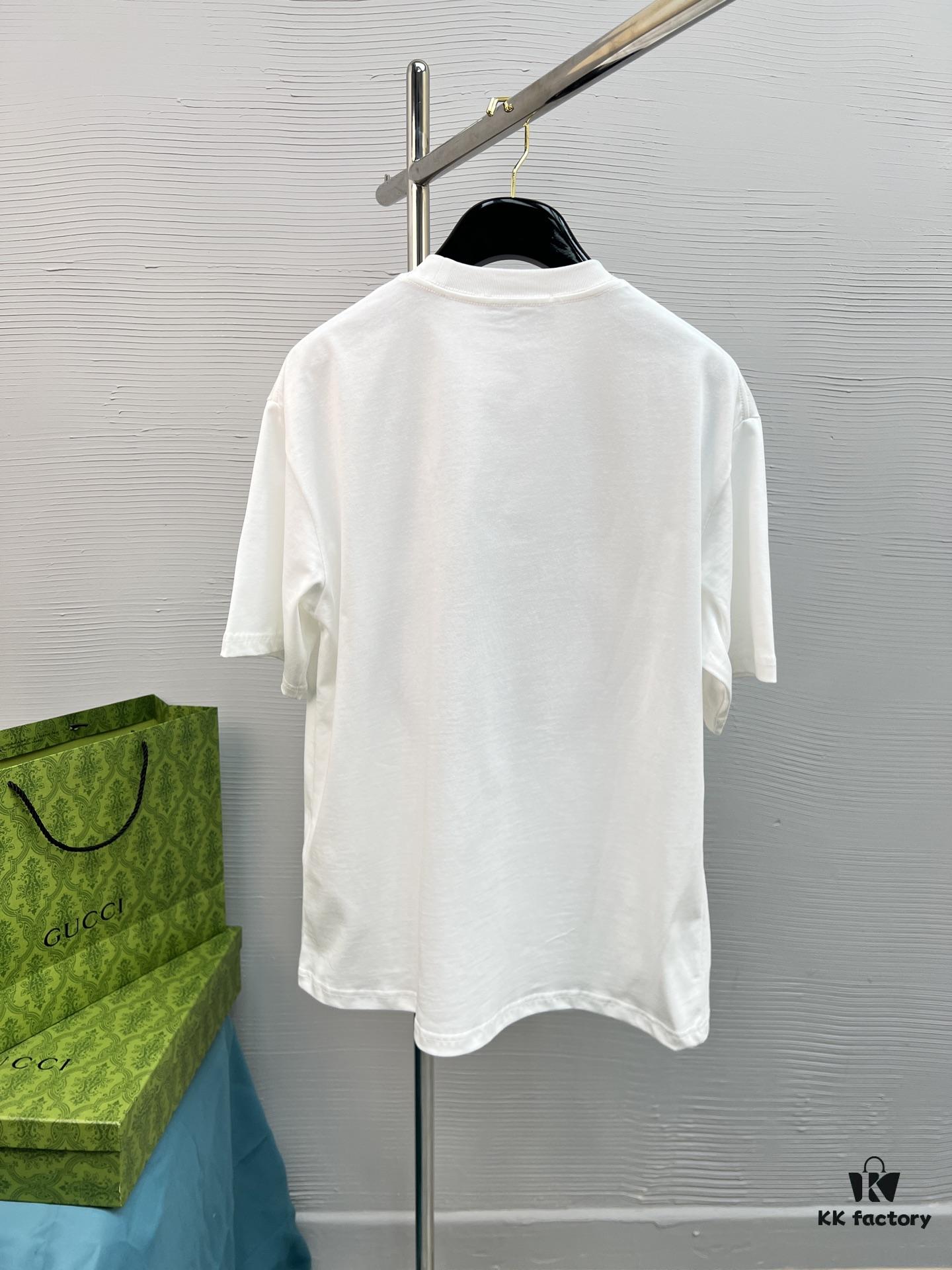 69312064908475d562cd9321 High-Quality GUCCI 25SS Classic Color T-Shirt New Arrival! Youthful and Vibrant Design! Featuring the Latest Teddy Bear Collection with Premium Printing Technology, Strong Three-Dimensional Color Gradient, Made from 280g Pure Cotton Fabric – Soft, Comfortable, Perfect Match with Jeans, Chinos, or Shorts for Spring and Summer