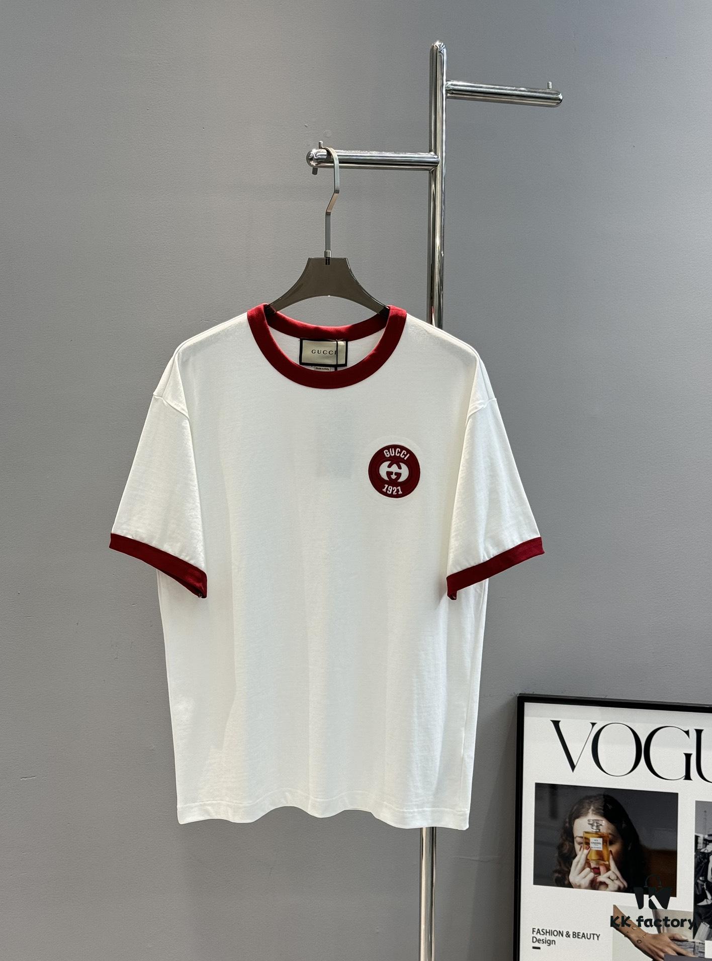 69312342908475d562cd93f9 GUCC*25s New Arrival Streetwear T-Shirt, Unisex Design, This Season's Must-Have Style in Gucci's Trend Color – Burgundy Accents on Collar and Cuffs Matching Logo, 3D Embroidered Chest Logo with Unique Visual Impact, Premium 260g Pure Cotton Fabric for Soft, Comfortable, and Structured Fit, Full Branding Details Included. Colors: Black, White. European Size: S–XL (Recommended Size M for Height 175cm / Weight 72.5kg)