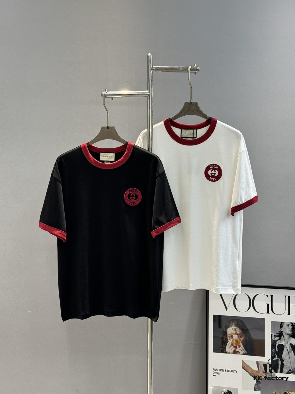 69312343908475d562cd93fb GUCC*25s New Arrival Streetwear T-Shirt, Unisex Design, This Season's Must-Have Style in Gucci's Trend Color – Burgundy Accents on Collar and Cuffs Matching Logo, 3D Embroidered Chest Logo with Unique Visual Impact, Premium 260g Pure Cotton Fabric for Soft, Comfortable, and Structured Fit, Full Branding Details Included. Colors: Black, White. European Size: S–XL (Recommended Size M for Height 175cm / Weight 72.5kg)
