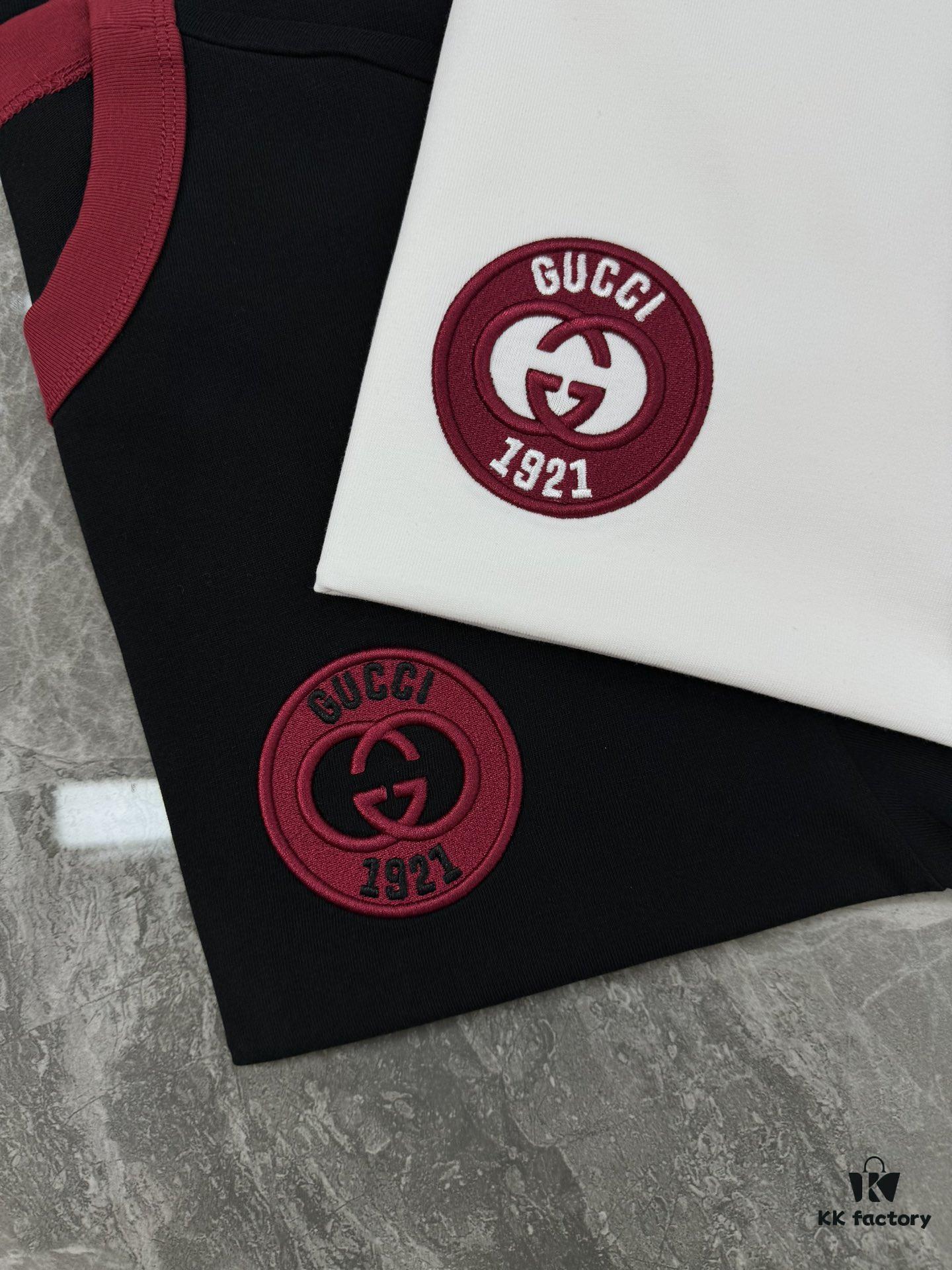 69312351908475d562cd9400 GUCC*25s New Arrival Streetwear T-Shirt, Unisex Design, This Season's Must-Have Style in Gucci's Trend Color – Burgundy Accents on Collar and Cuffs Matching Logo, 3D Embroidered Chest Logo with Unique Visual Impact, Premium 260g Pure Cotton Fabric for Soft, Comfortable, and Structured Fit, Full Branding Details Included. Colors: Black, White. European Size: S–XL (Recommended Size M for Height 175cm / Weight 72.5kg)