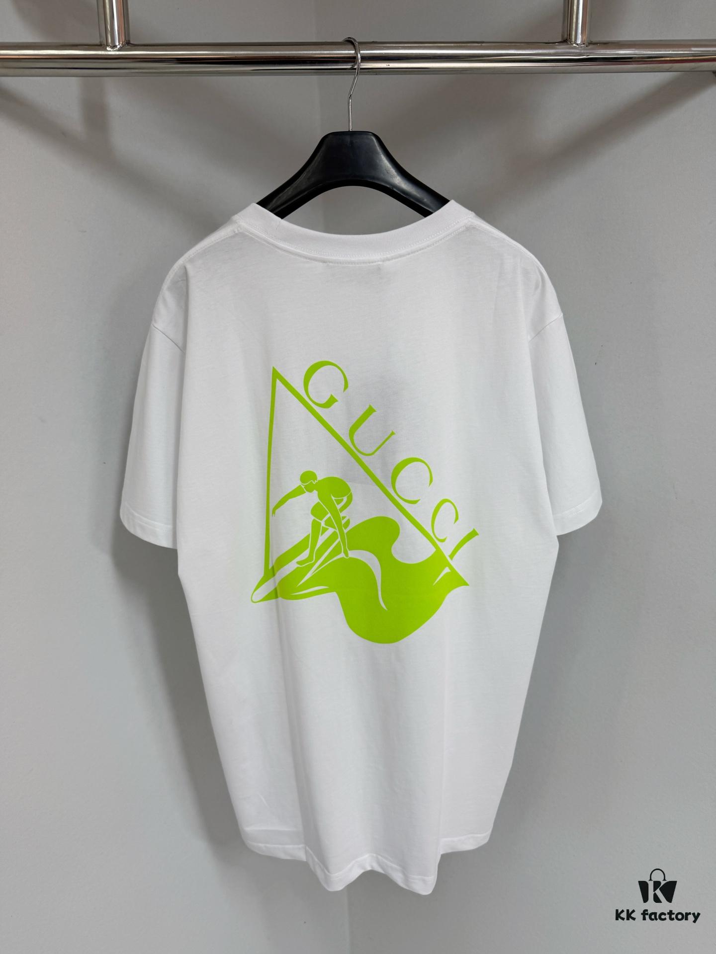 69312358908475d562cd9403 GUCCI 25SS Surfer New Pattern Letter Logo Print Round Neck T-Shirt, Spring/Summer 2025 Side Double G Design