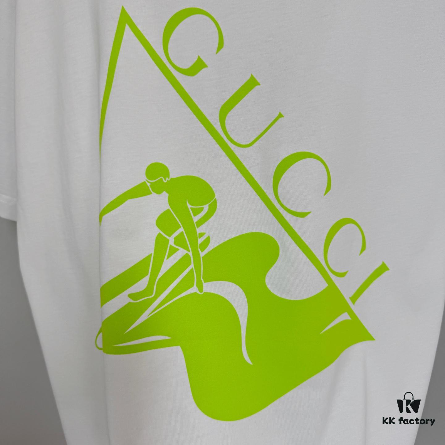 69312366908475d562cd9407 GUCCI 25SS Surfer New Pattern Letter Logo Print Round Neck T-Shirt, Spring/Summer 2025 Side Double G Design
