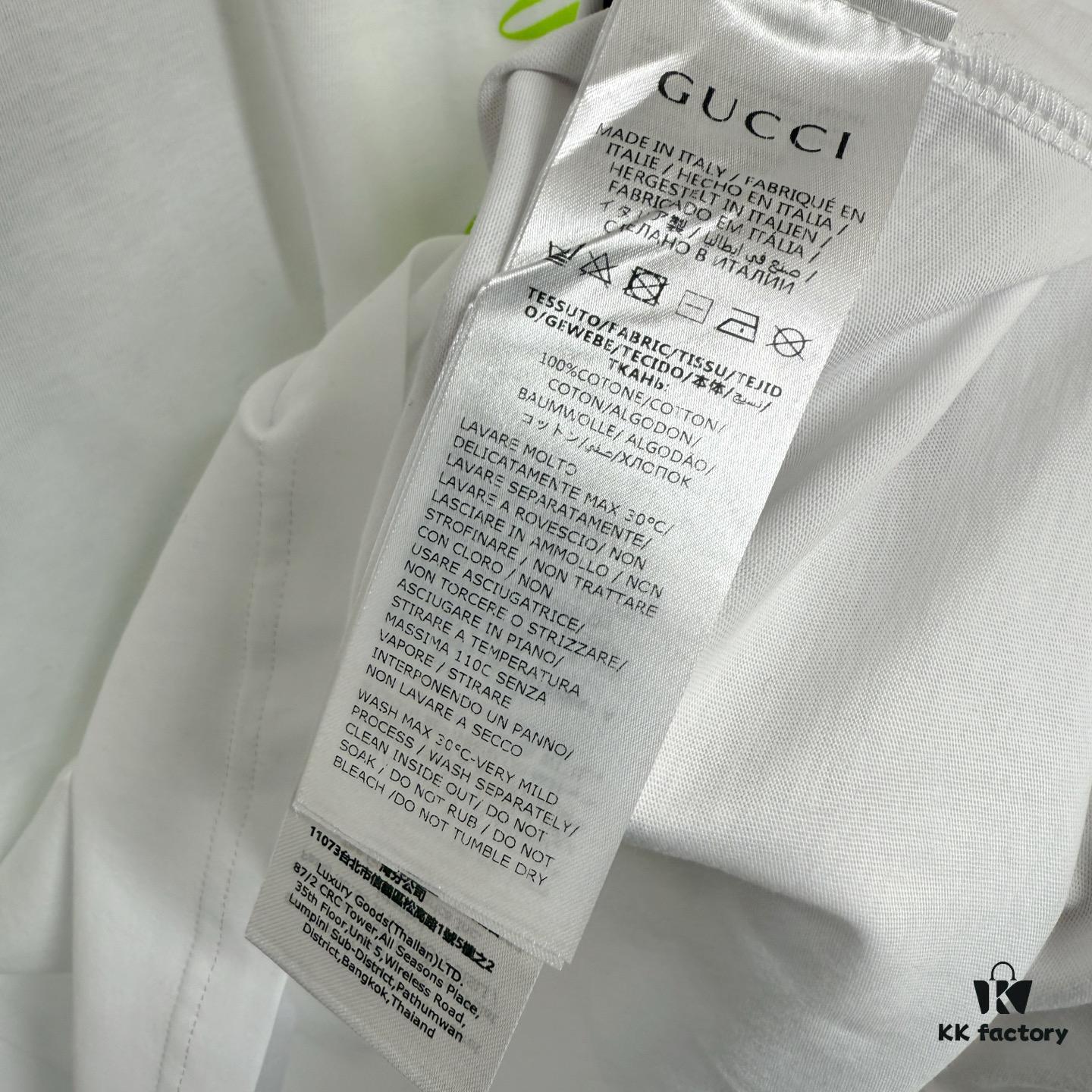 6931236a908475d562cd9408 GUCCI 25SS Surfer New Pattern Letter Logo Print Round Neck T-Shirt, Spring/Summer 2025 Side Double G Design