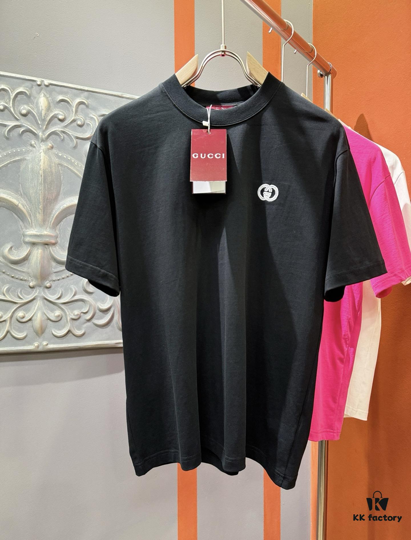 69312372908475d562cd940a Gucci 2025 Spring/Summer New Short Sleeve T-Shirt! Runway Pattern Fashion Casual Tee with Signature Logo Design! Premium 100% Cotton Fabric, Soft and Skin-Friendly Texture, Exceptional Comfort and Breathability – A Must-Have in Real Life! Gender-Neutral Unisex Style for Couples, Redefining Modern Fashion Elegance! Distinct from Market Versions, Complete with Three Authentic Labels, Unisex Design. High-End Collection!