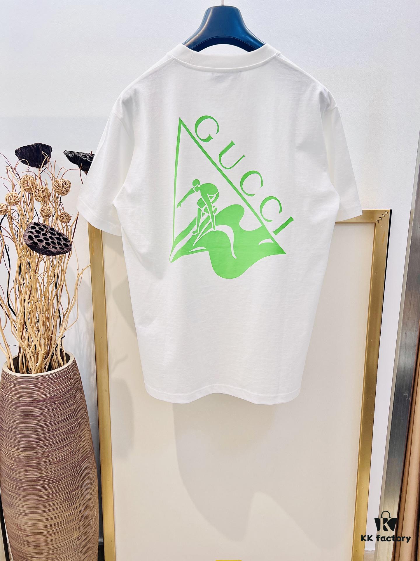 69312422908475d562cd942d Gucci 2025FW Spring-Summer Oversized Cotton Knit T-Shirt with Gucci Logo Print and Surfer Graphic, Heavyweight Short-Sleeve Tee
