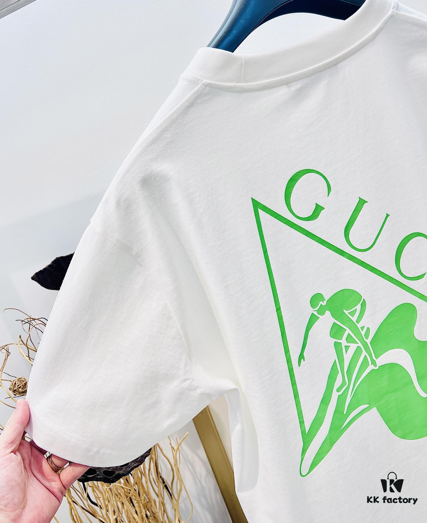 69312463908475d562cd9439 Gucci 2025FW Spring-Summer Oversized Cotton Knit T-Shirt with Gucci Logo Print and Surfer Graphic, Heavyweight Short-Sleeve Tee
