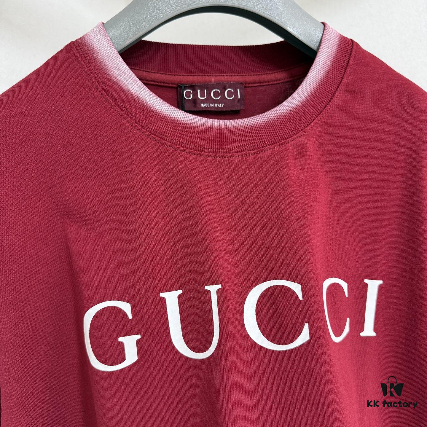 69312492908475d562cd9449 GUCCI 25SS Gucci Printed Cotton Knit T-Shirt Short Sleeve Classic Letter with Spray-Painted Detail on Collar and Sleeves