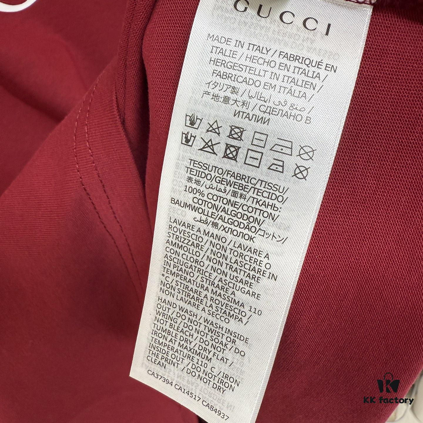 6931249a908475d562cd944c GUCCI 25SS Gucci Printed Cotton Knit T-Shirt Short Sleeve Classic Letter with Spray-Painted Detail on Collar and Sleeves