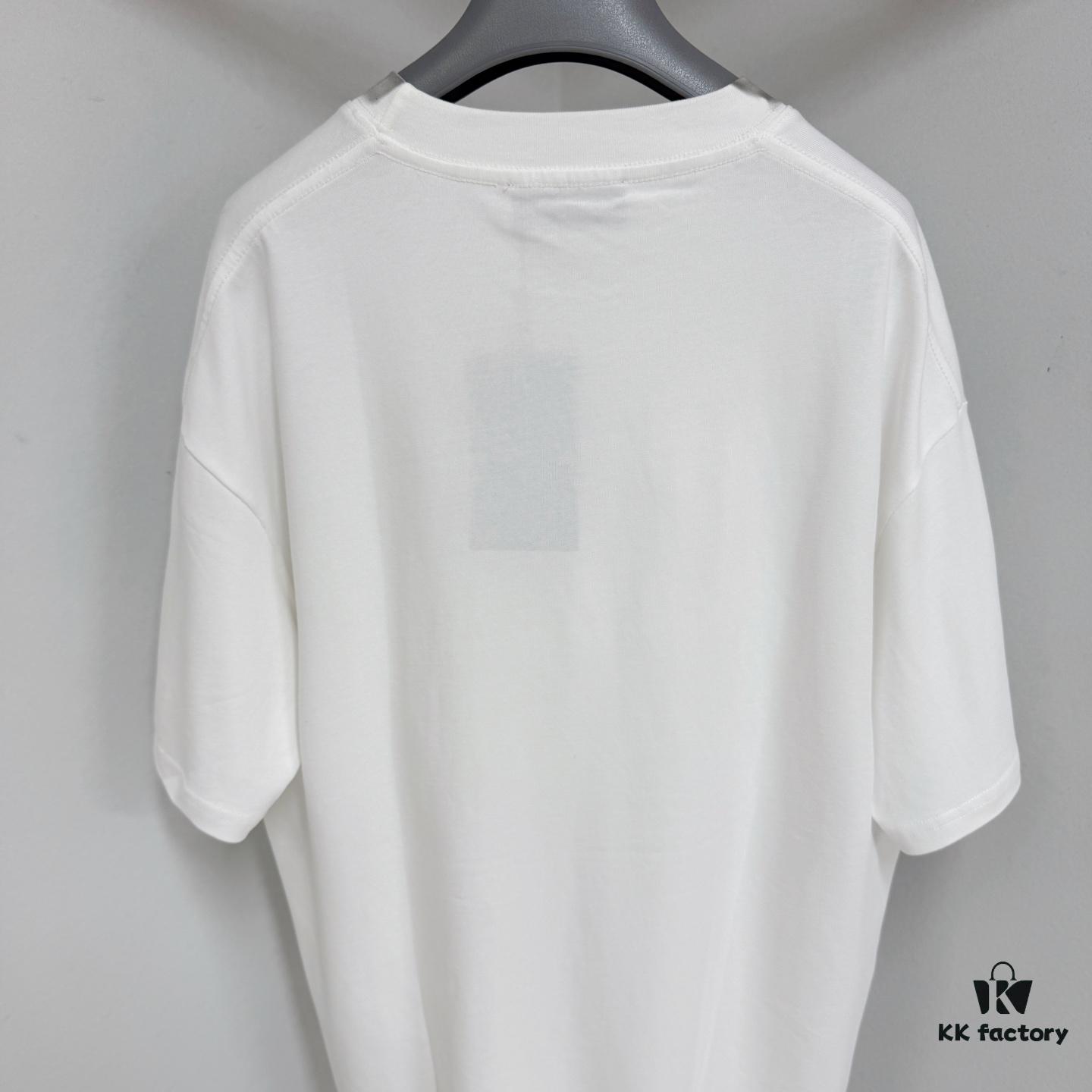 693124c4908475d562cd945a GUCCI 25SS Gucci Printed Cotton Knit T-Shirt Short Sleeve Classic Letter with Spray Paint Decoration on Collar and Sleeves