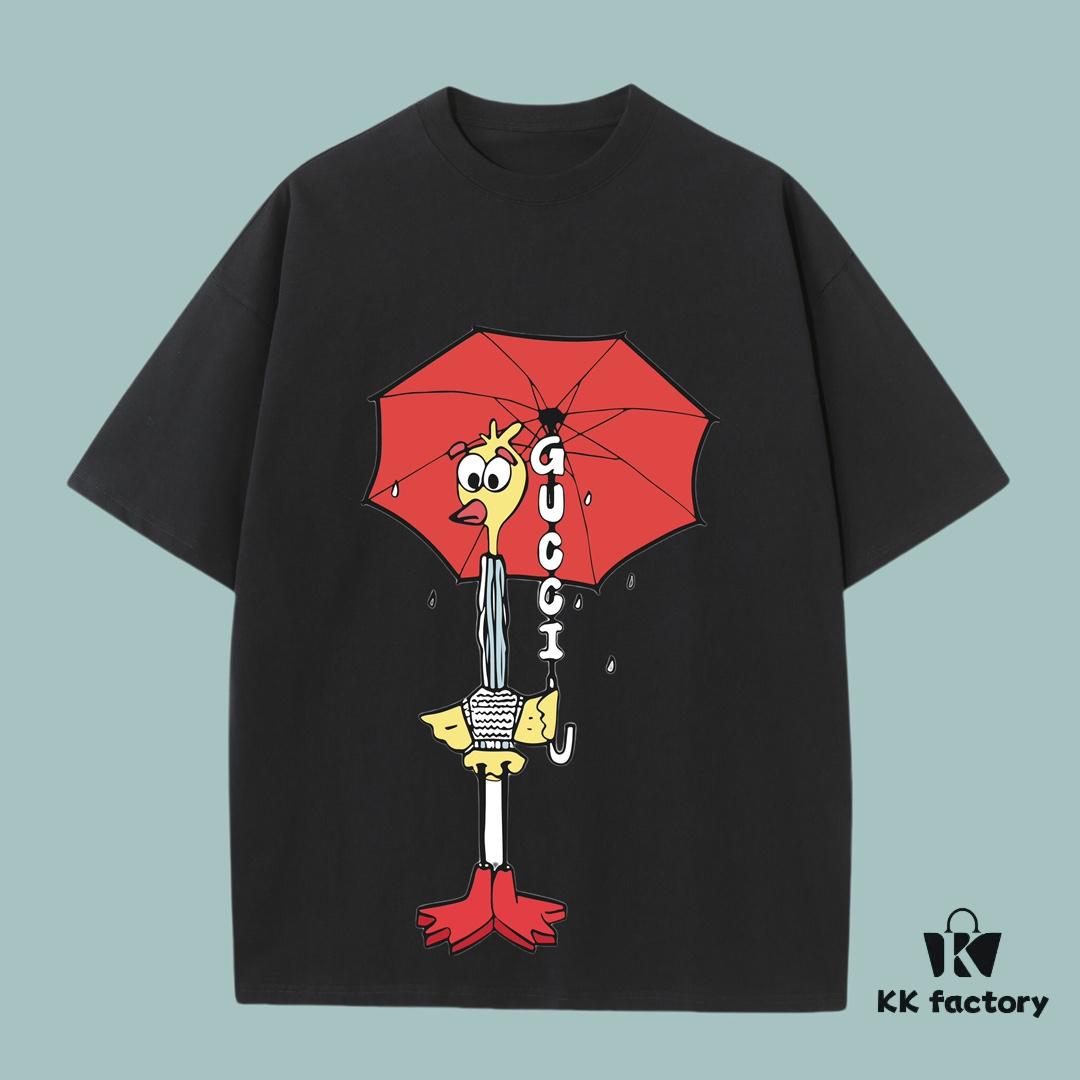 6931251c908475d562cd9471 GUCCI 2025 Fall Spring/Summer Collection Duck with Umbrella Short Sleeve T-Shirt Premium Quality, Custom-Woven 270G 32-Thread Double-Yarn Pure Cotton Fabric, Loose Fit Unisex Design